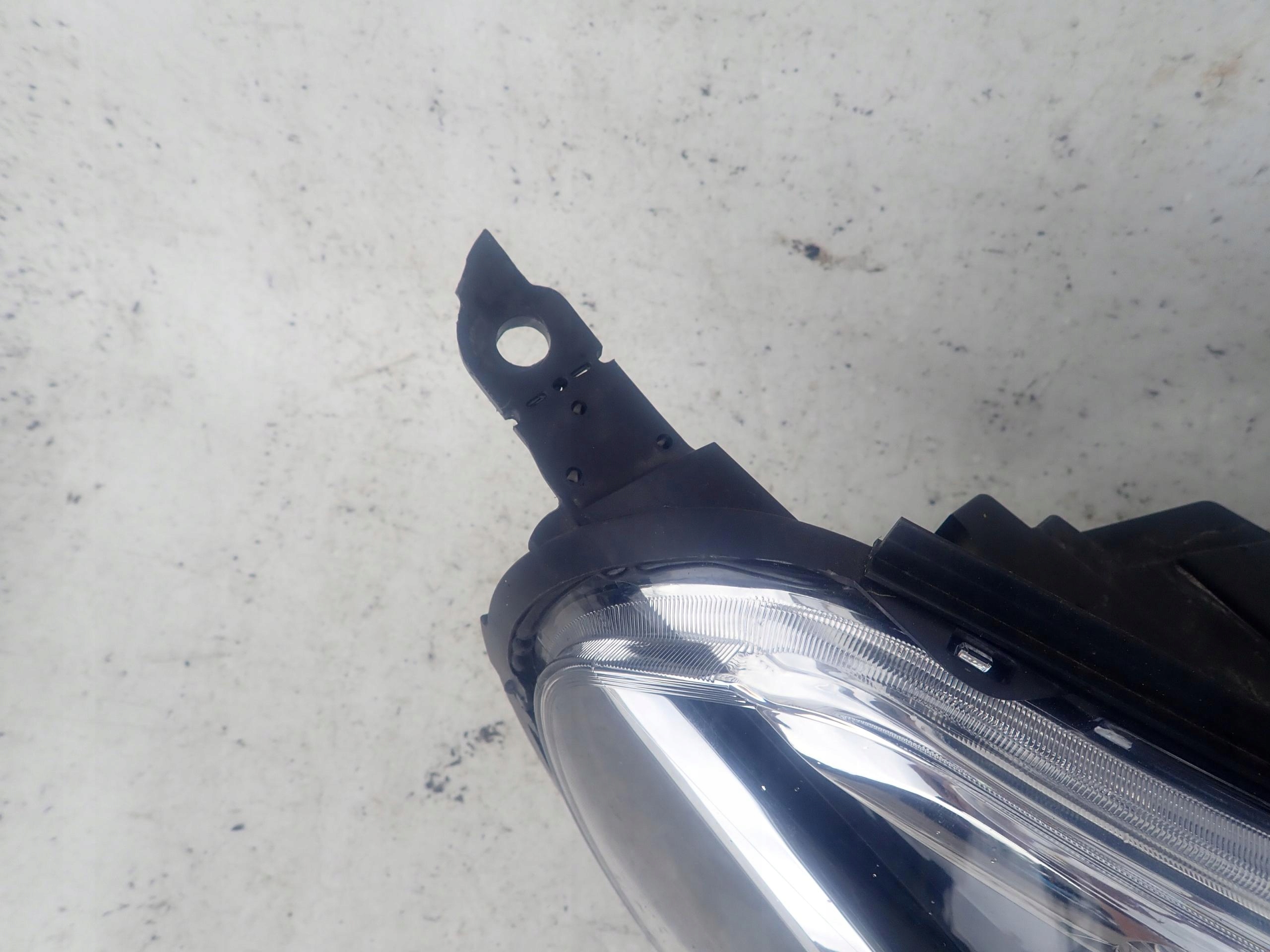 TOYOTA PROACE II 16- light right front XENON LED
