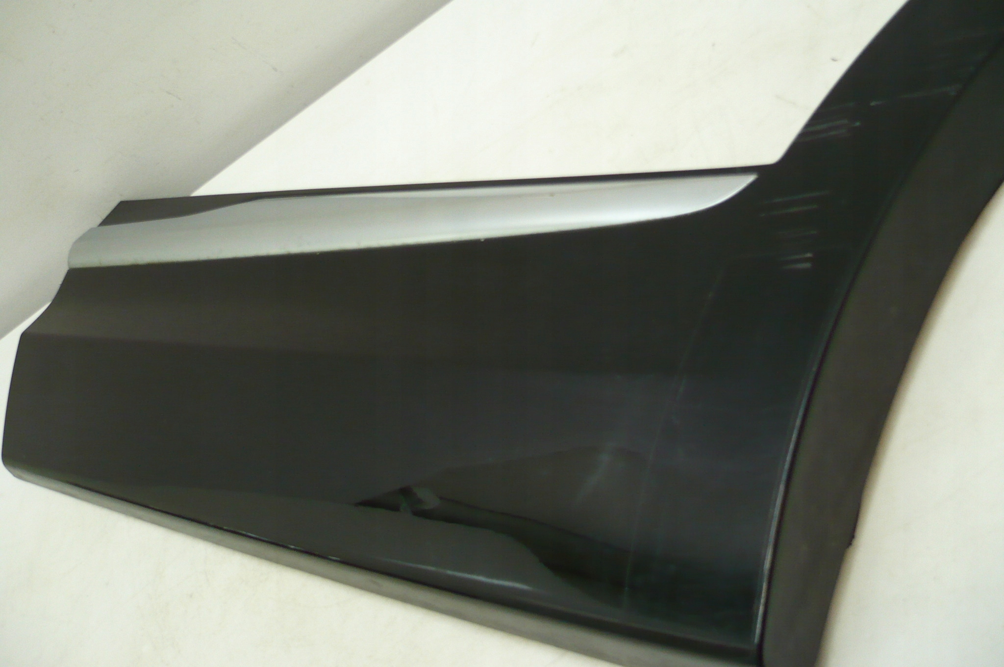 KIA SPORTAGE V 21- moulding door left rear part