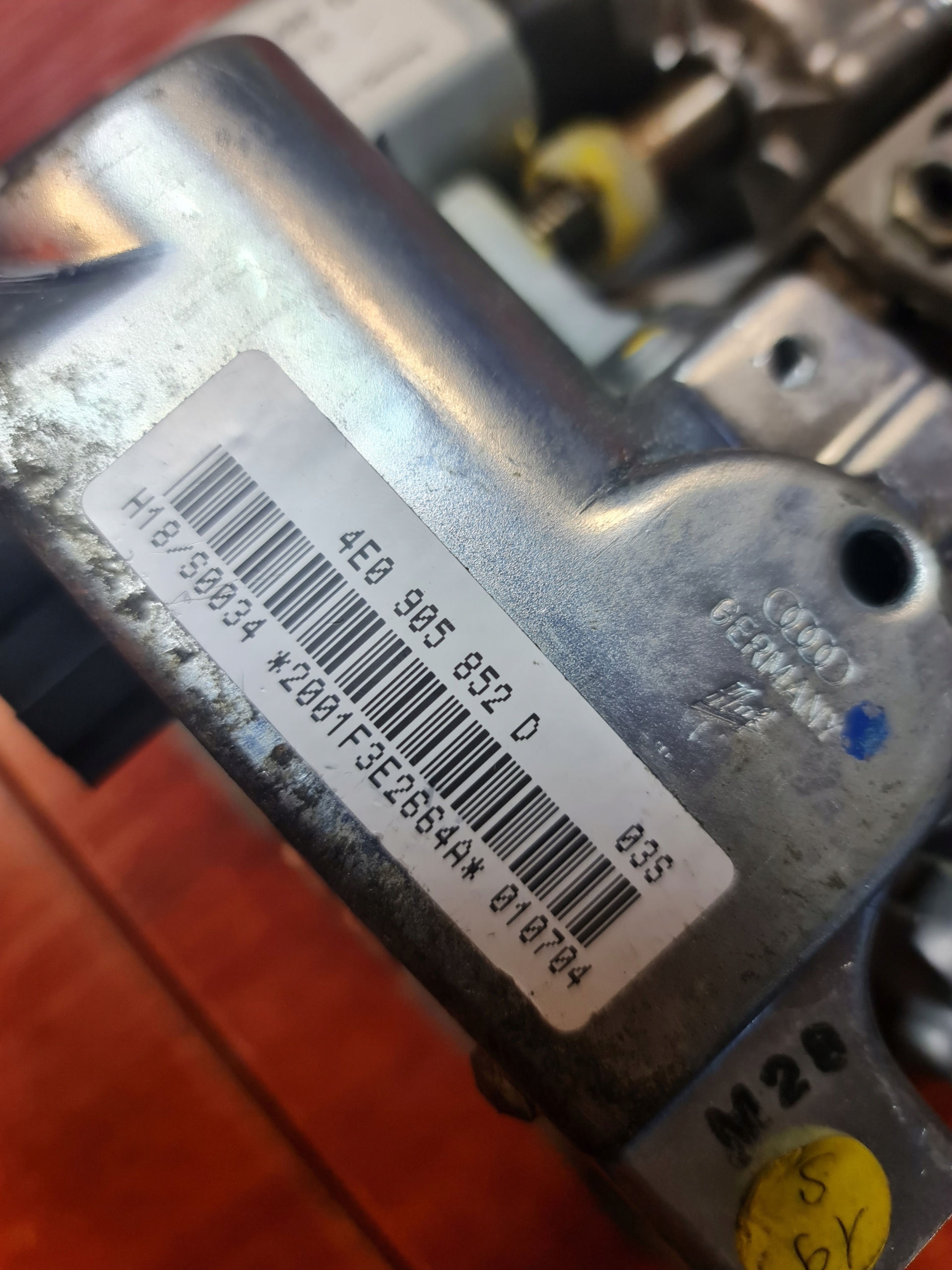 KOLUMNA KIEROWNICZA VW PHAETON 4E0905852D Producent części Volkswagen OE