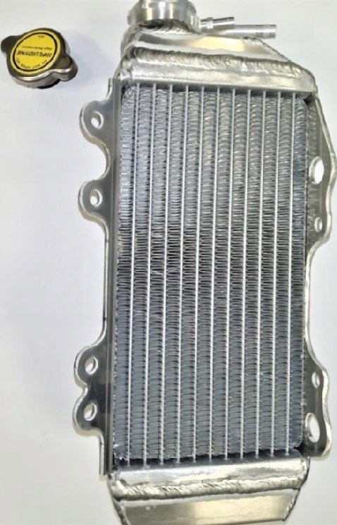 Chladič Kawasaki KX250F 06-08 Zosilnený Vpravo (so Zátkou)