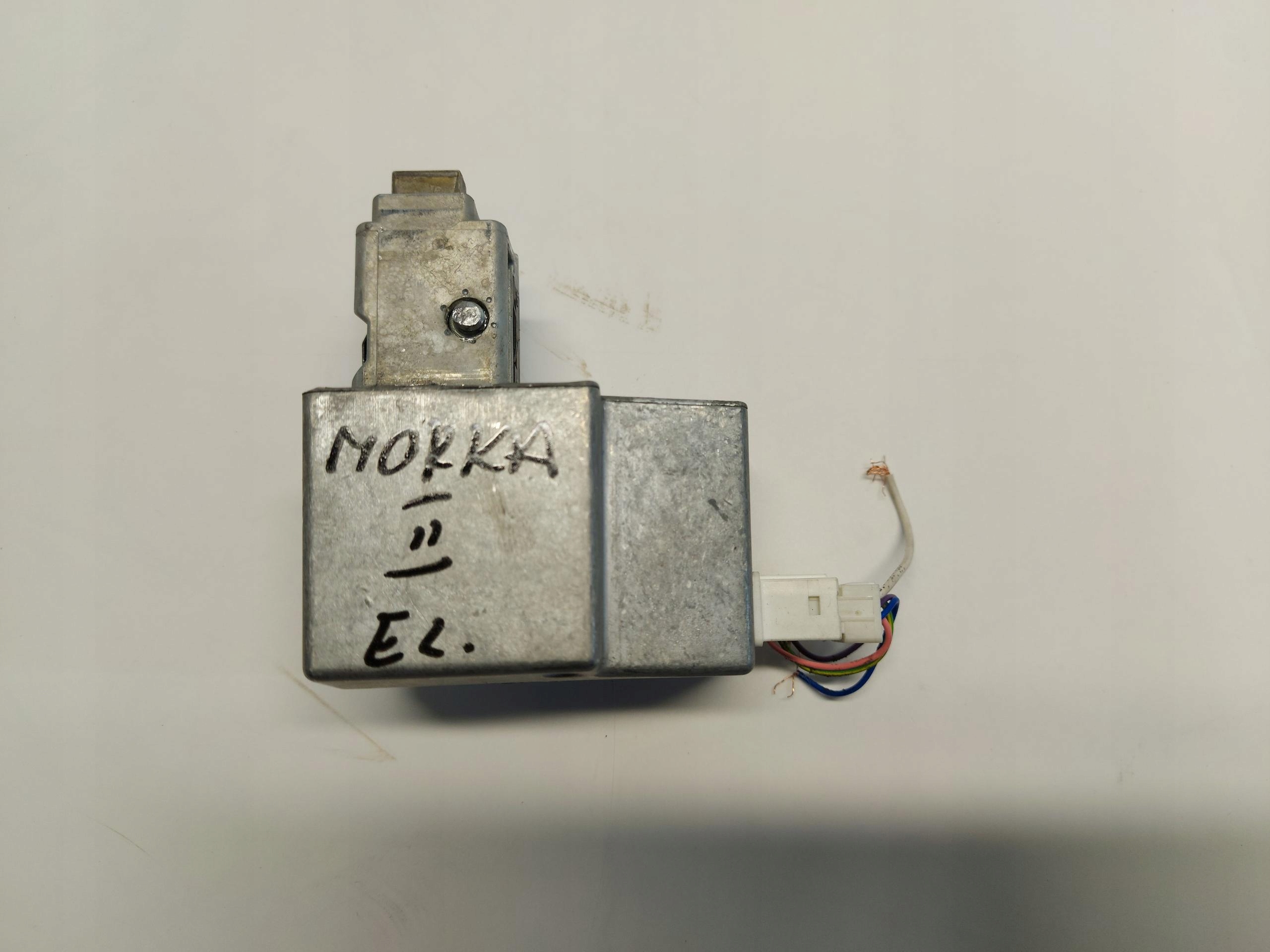 Opel Mokka-E II B blocking kloumny steering wheel 9831615880