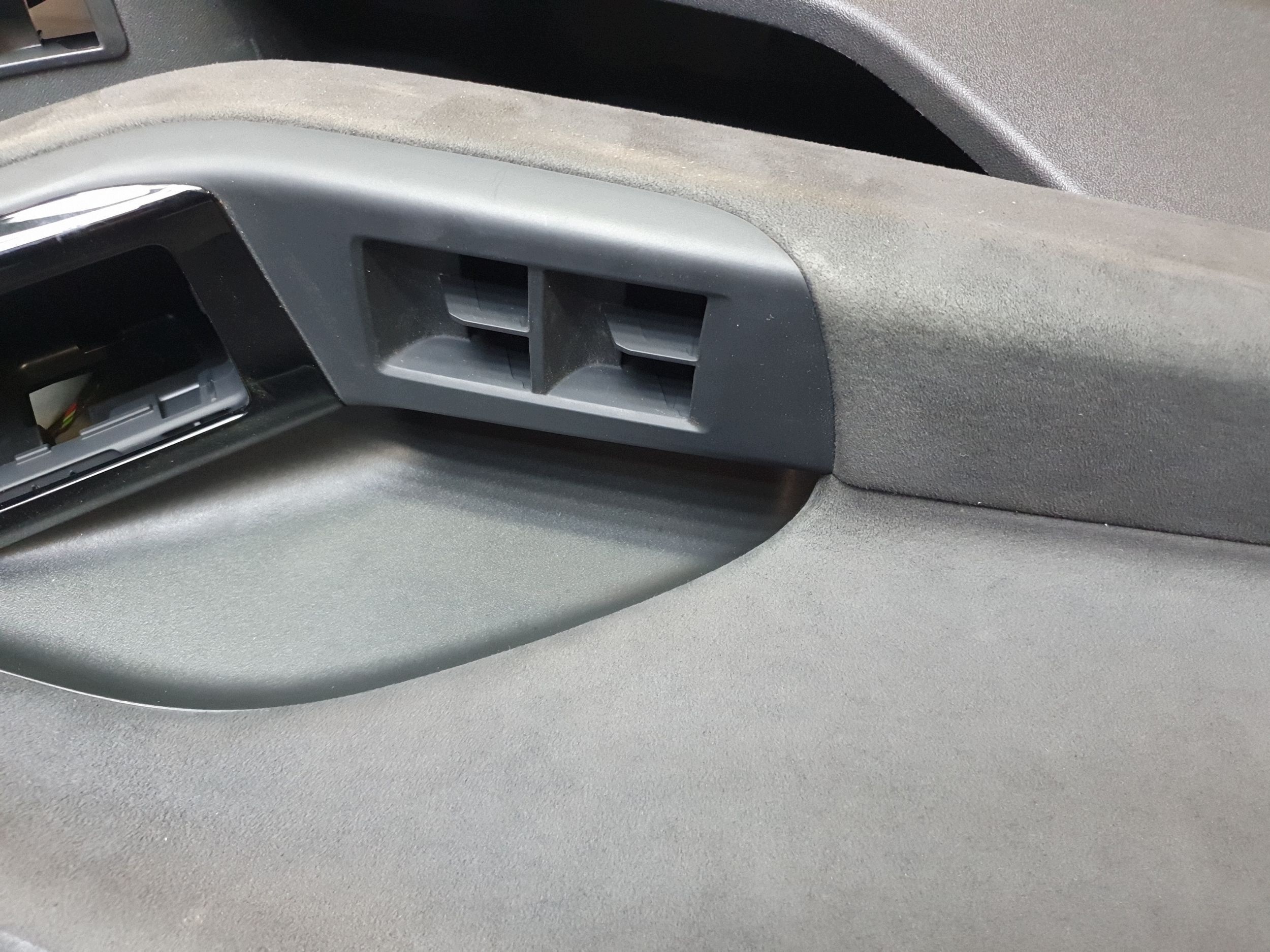 Audi SQ6 e-tron seite tür vorne links vorne alcantara 85B867585