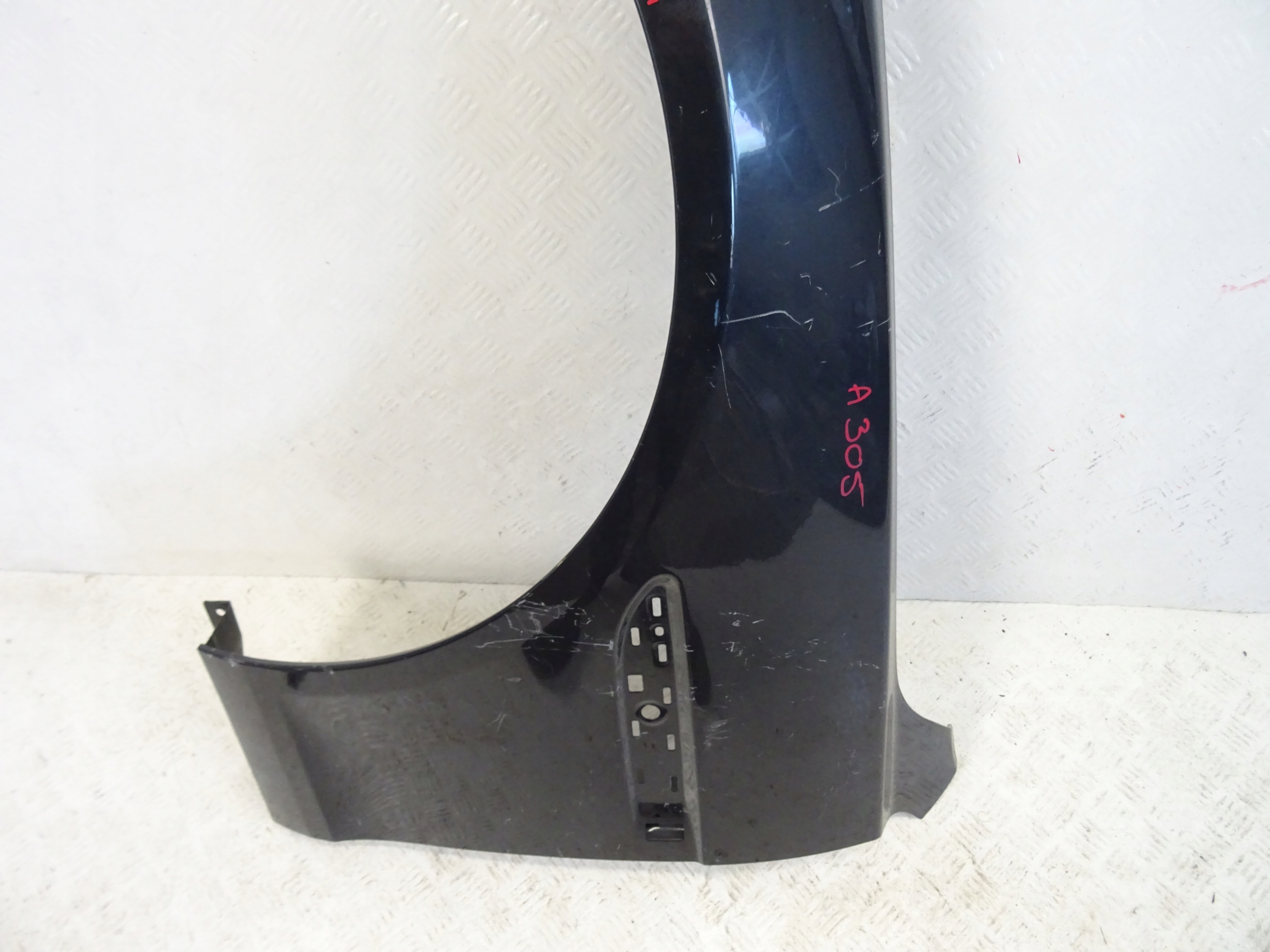 fender front front left JAGUAR XE II