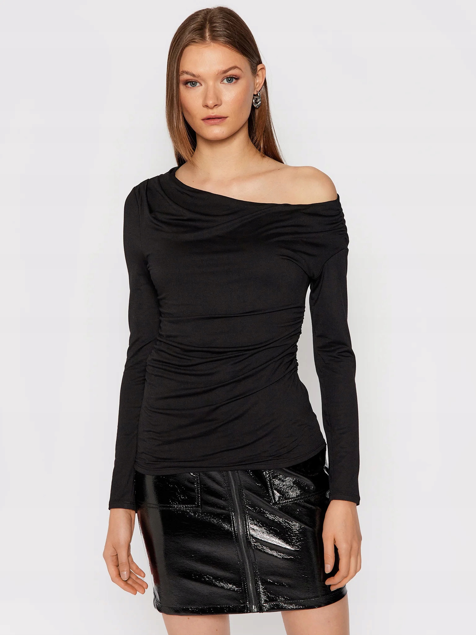 Mikina Guess Issa W1BP33 K1K91 Černá Slim vel S
