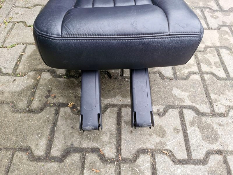 LINCOLN NAVIGATOR II 2 дивана задняя правая кожа