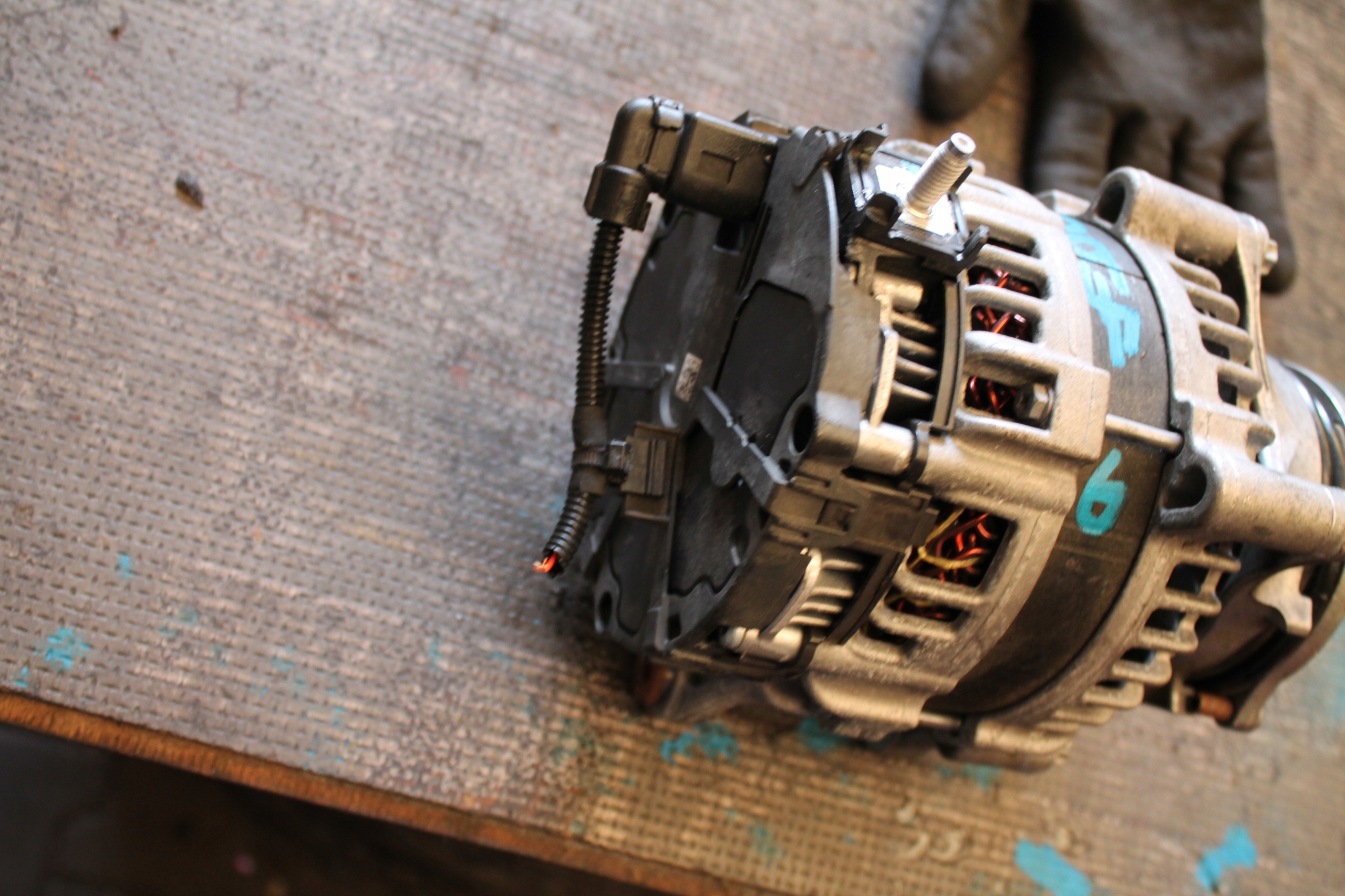 3946. ALTERNATOR MERCEDES A0009062309