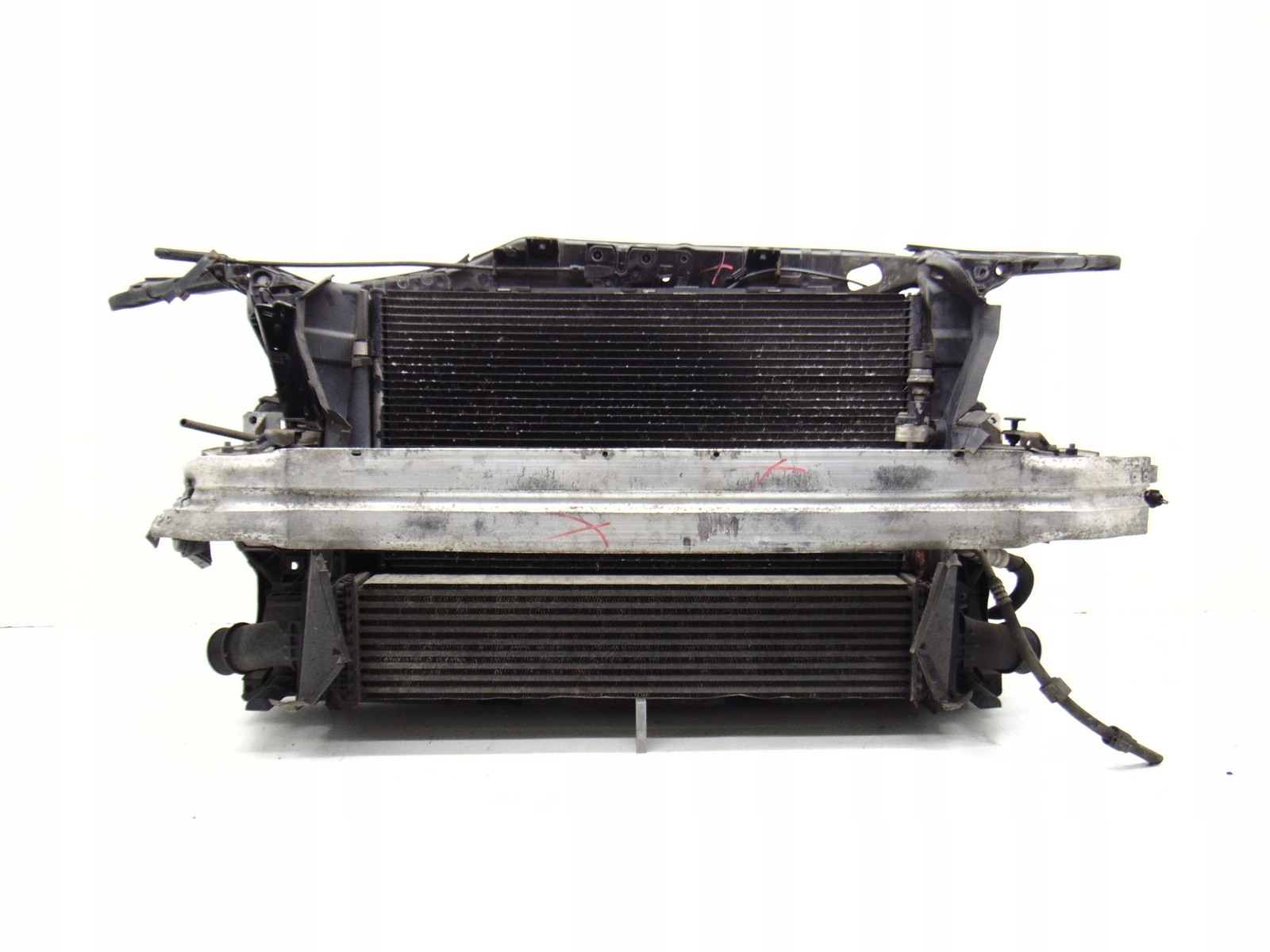 PAS PRZEDNI CHŁODNICE AUDI A5 2.7 3.0 TDI CAMA