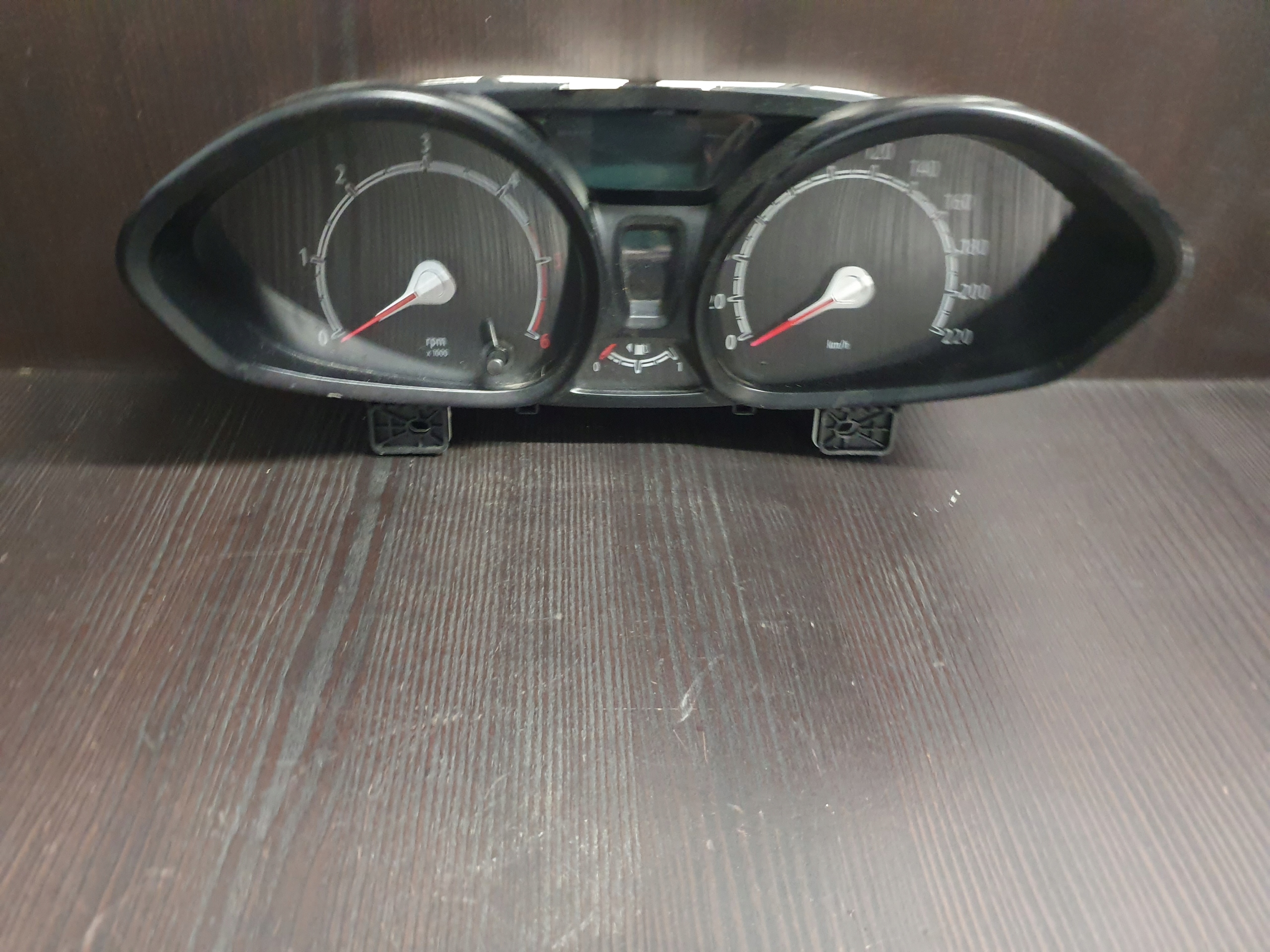 FORD Fiesta MK7 спидометр европа 8A6T-10849-CH