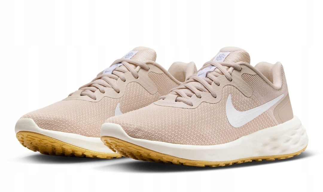 Dámské běžecké boty Nike W Revolution 6 Nn DC3729 104 R-38,5