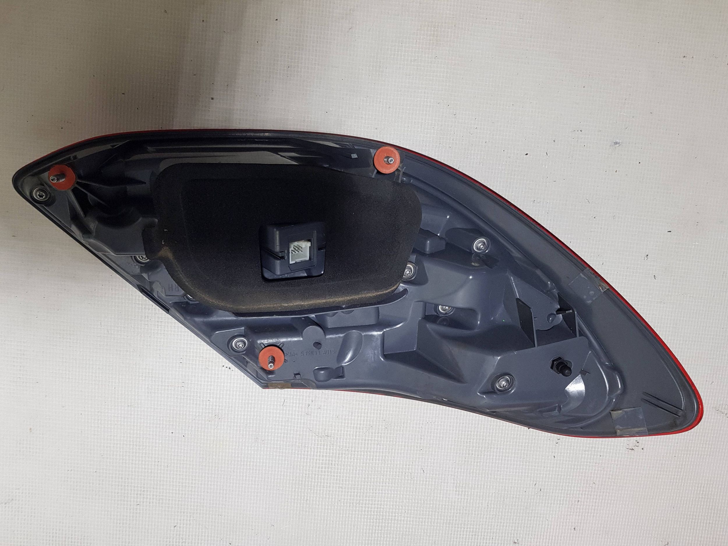 light rear rear part side right Mercedes E W213 sedan 2139068000