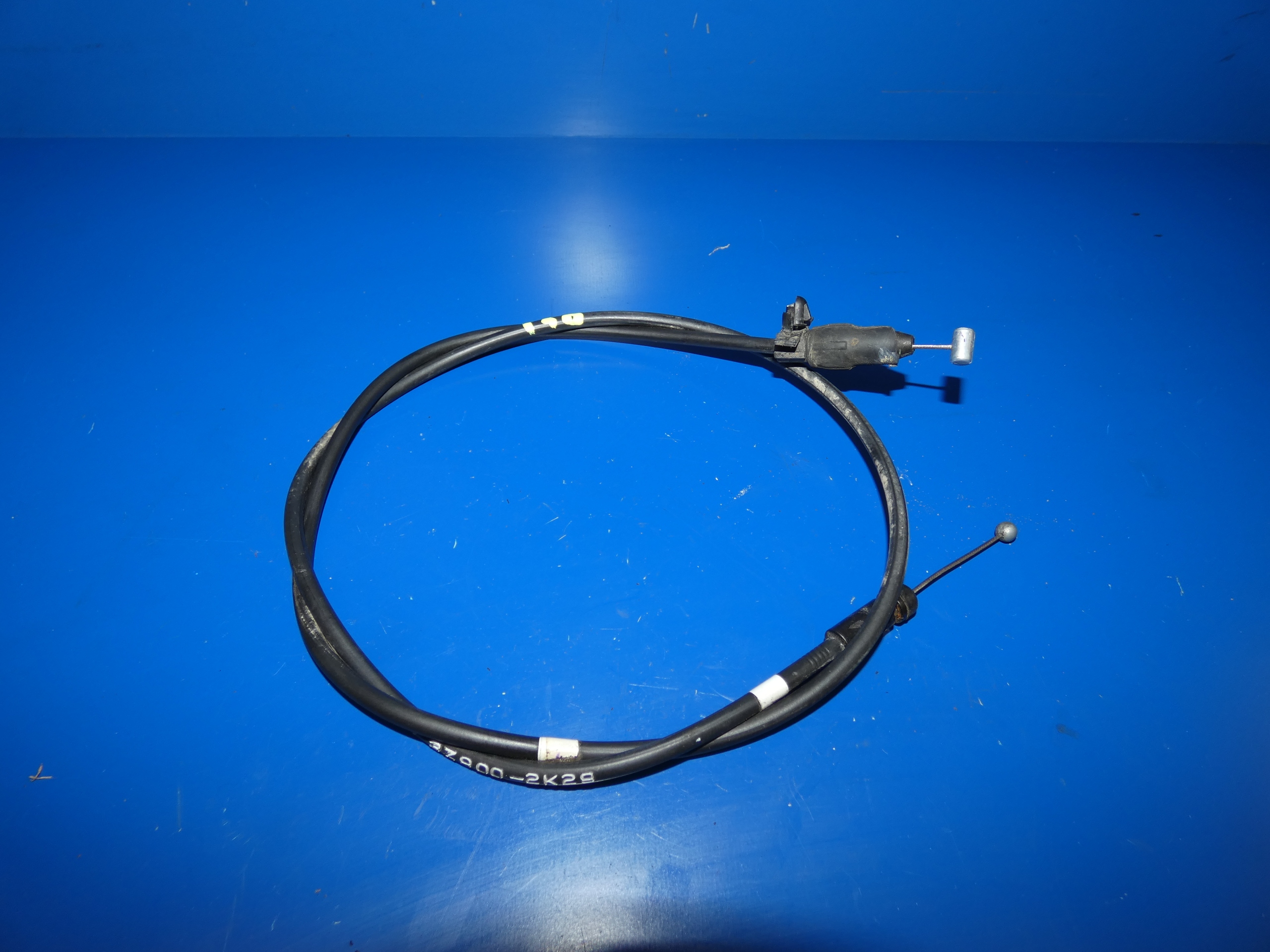 HYUNDAI I40 Трос відкривання капота трос