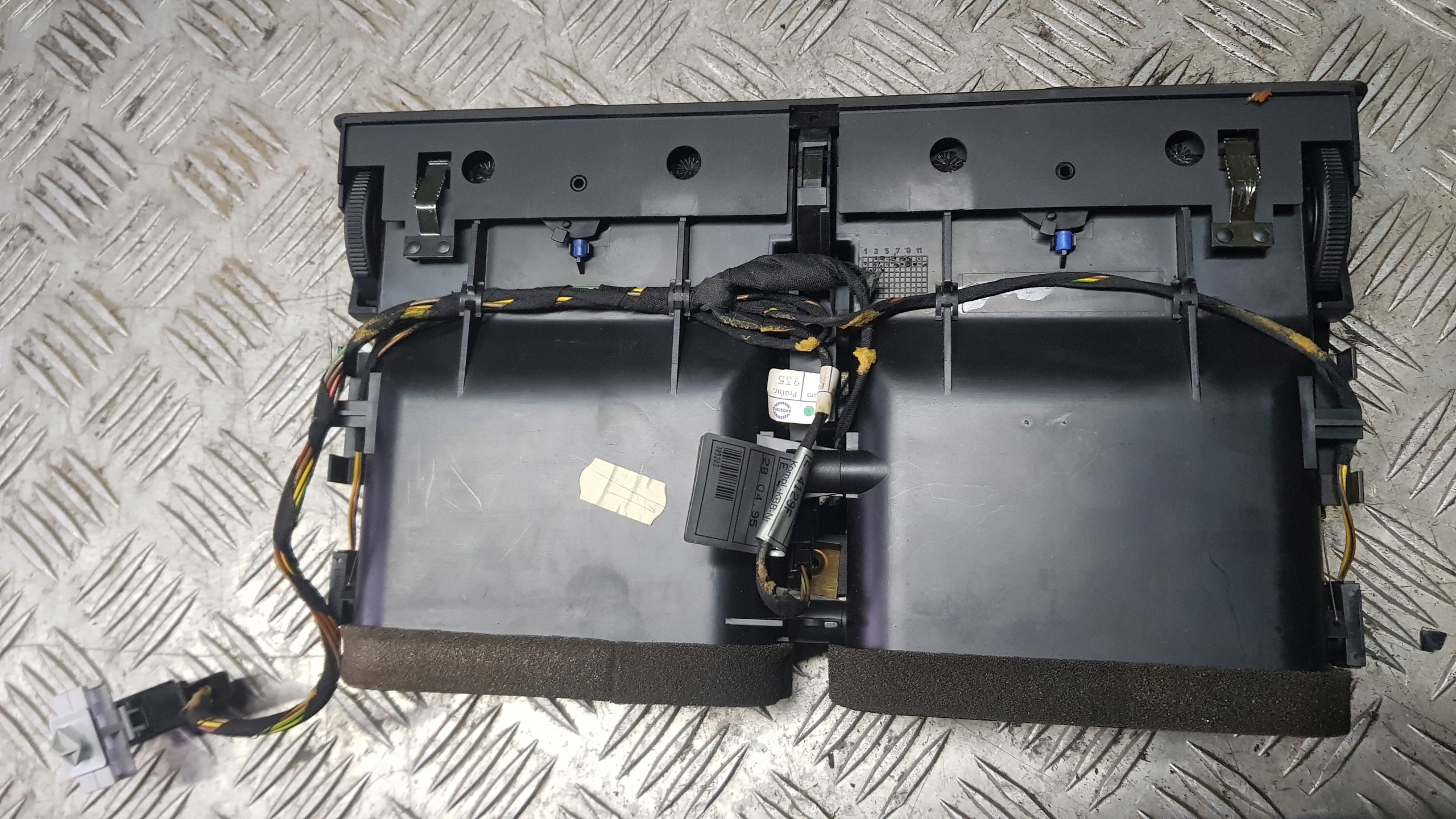 BMW E38 grid air conditioning devices central