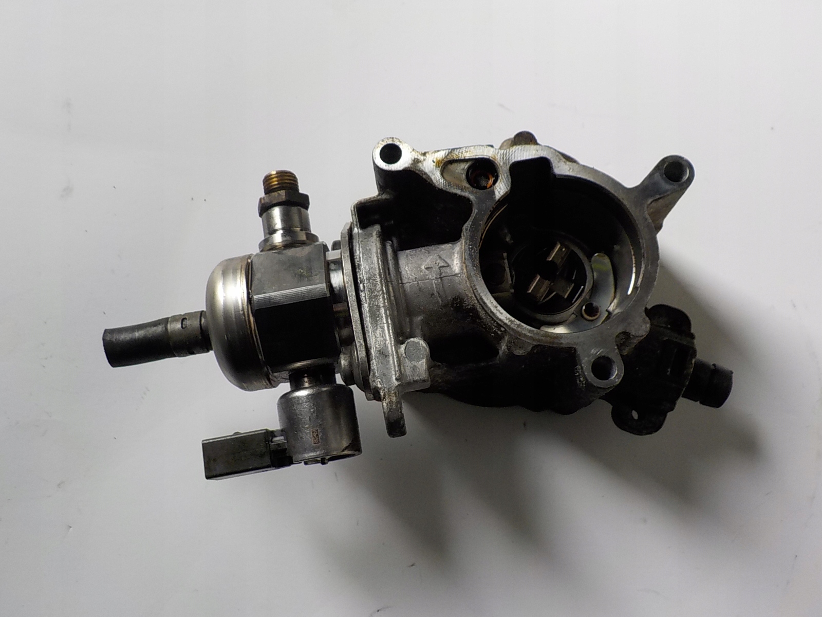 AUDI A4 B8 1.8 TFSI feed pump 0261520472