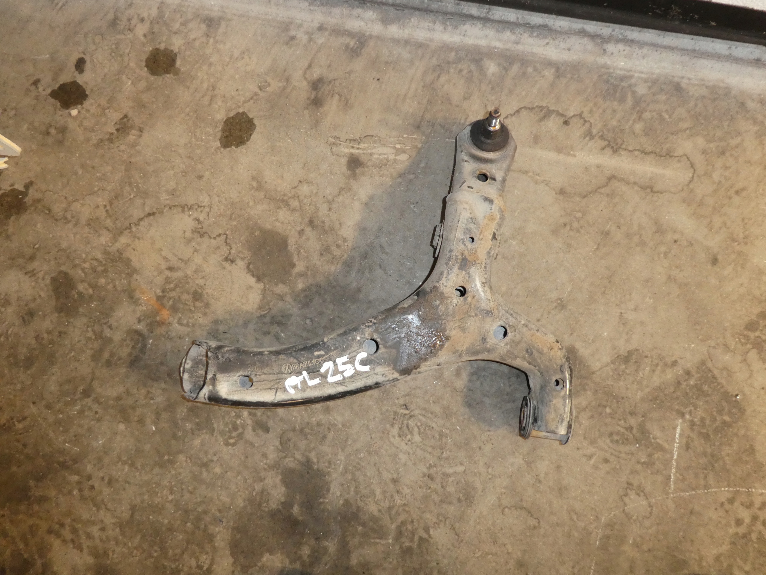 arm right front front VW AMAROK 2.0