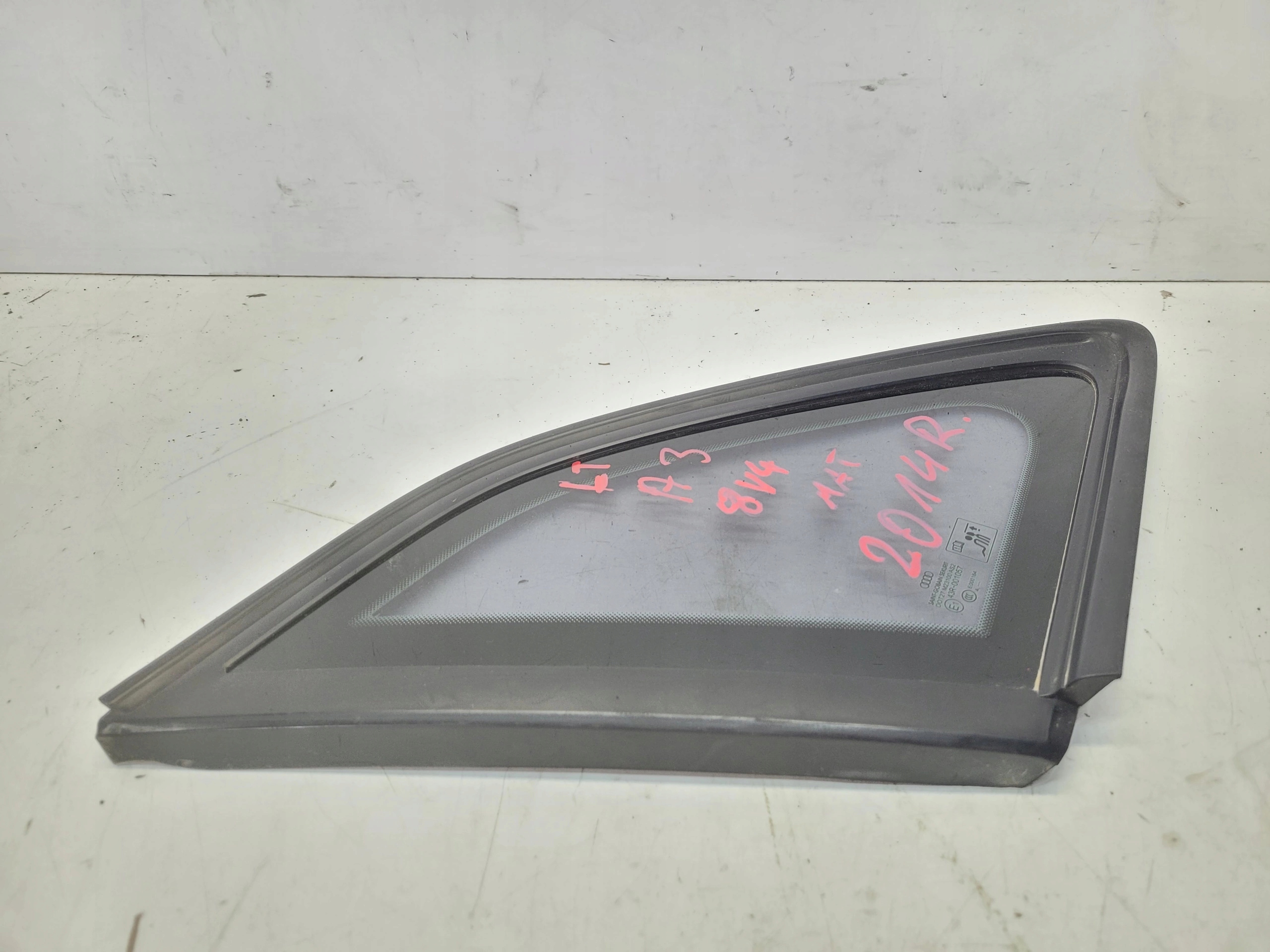 window bodywork left rear part AUDI A3 8V4 2014 ROK below LISTWE MAT