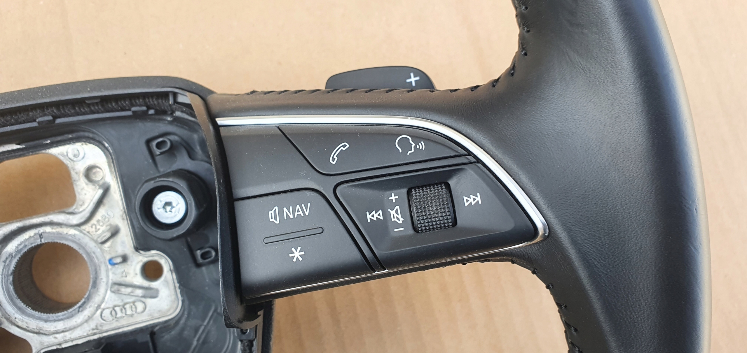 Volant AUDI A4 Q5 80A 8W0419091AP Comme Neuf ORG