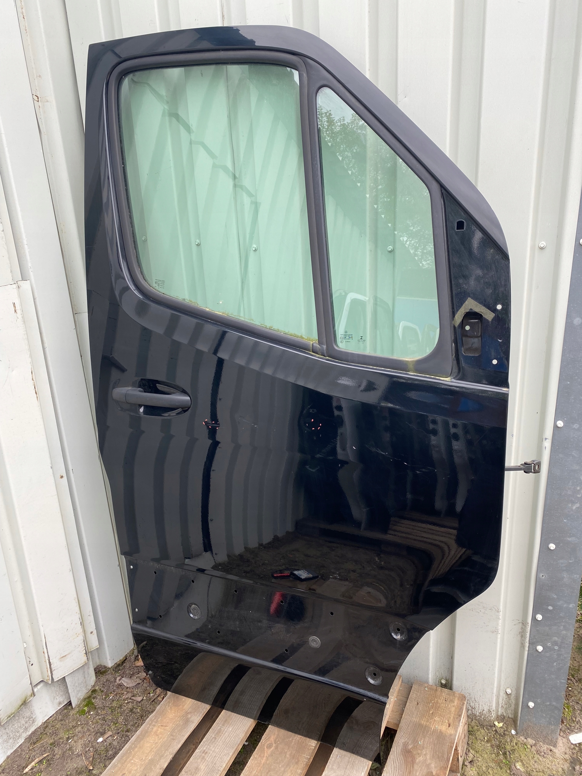 MERCEDES SPRINTER W907 door right front black, EUROPA