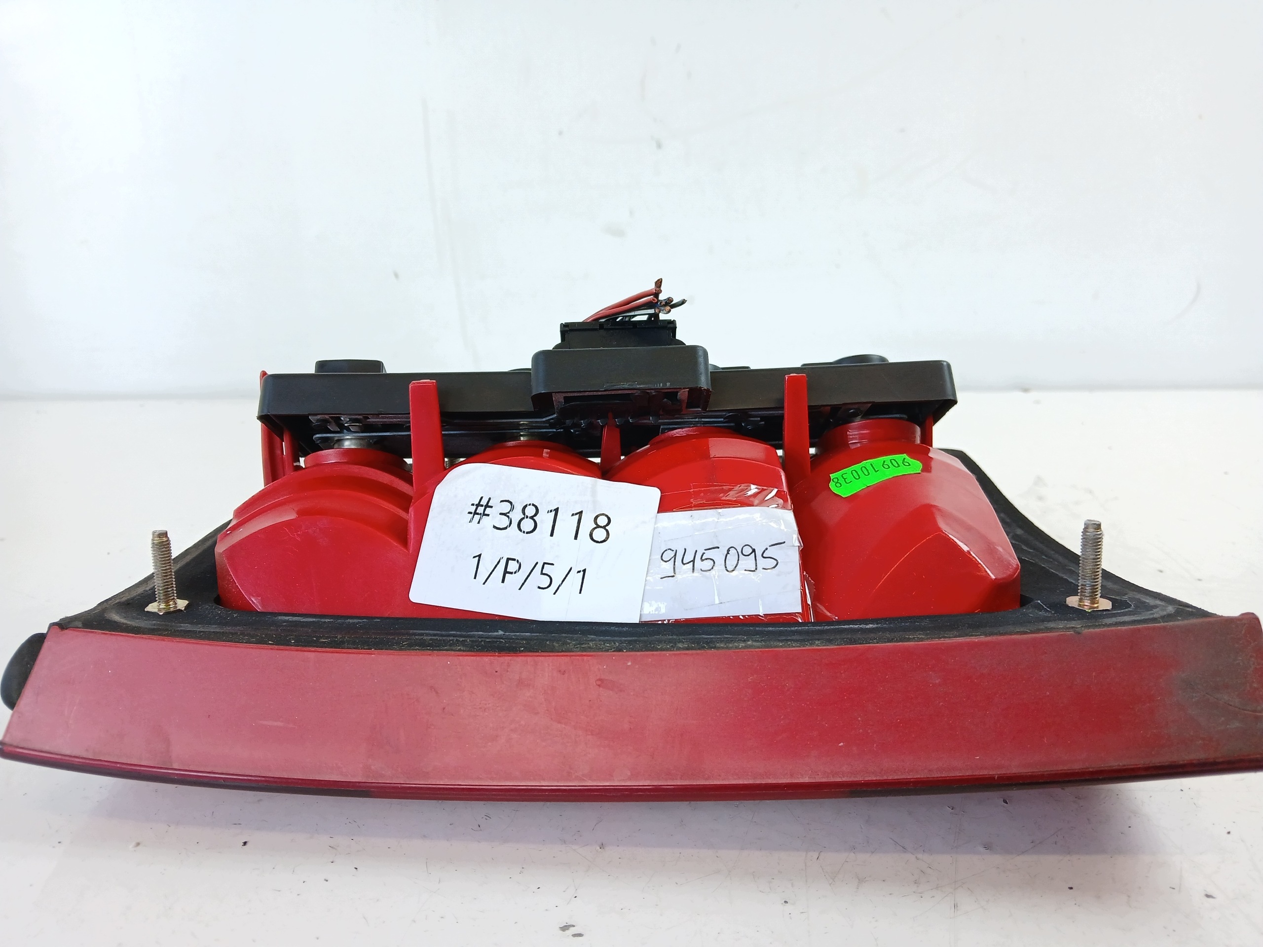 SKODA OCTAVIA and KOMBI light left rear part 1U9945095