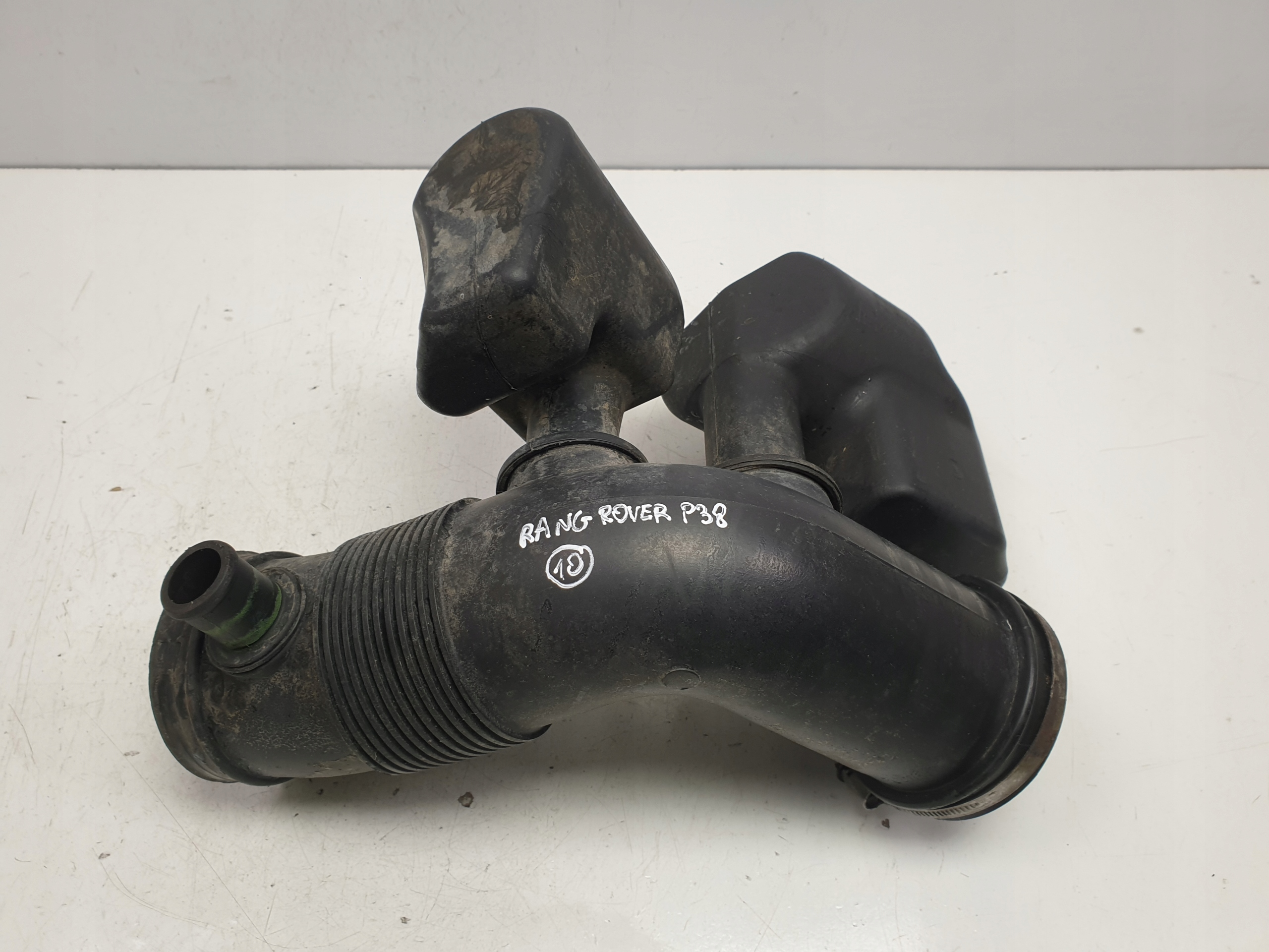 BTR904 - Range Rover P38 4.6 V8 воздухозаборник