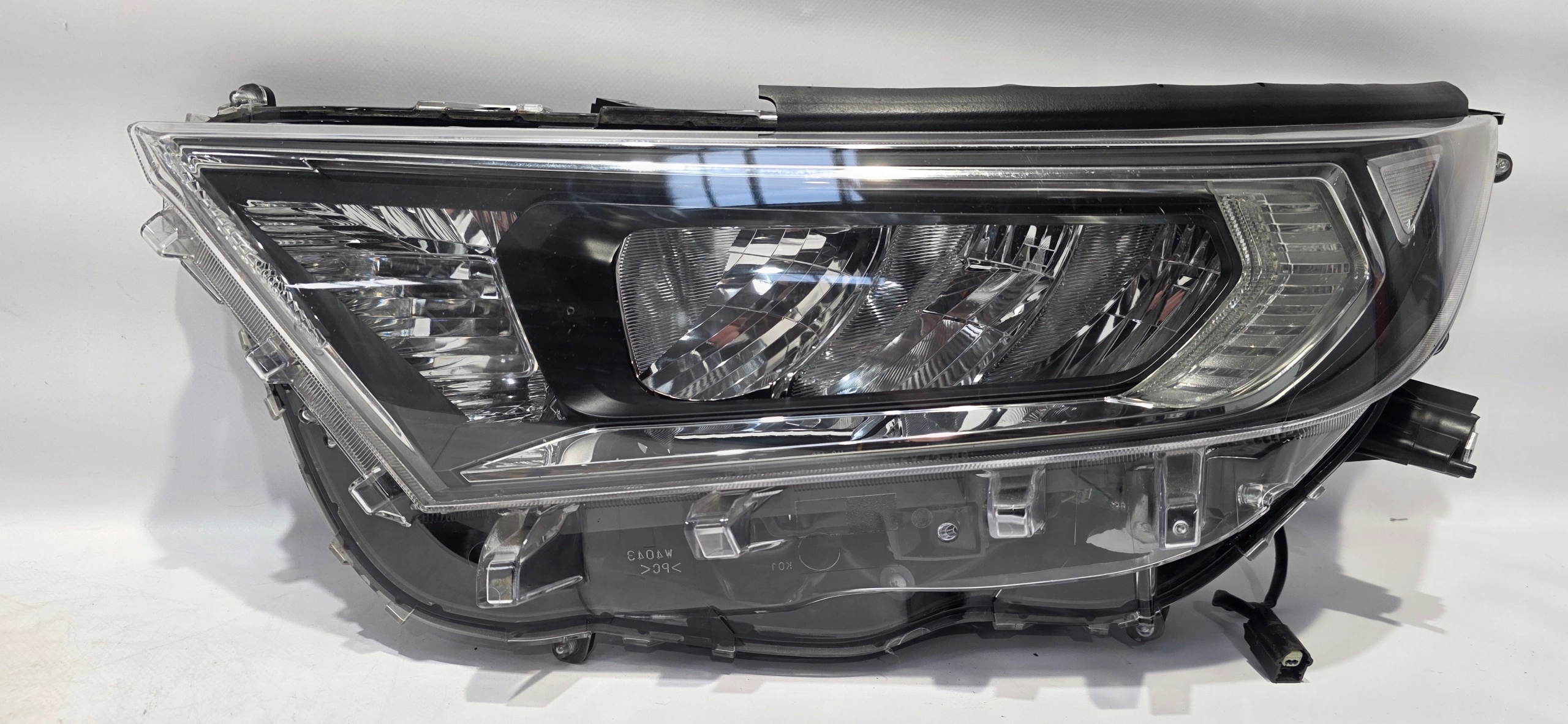 light left front FULL LED TOYOTA RAV4 V 18- original EUROPA STANLEY 42-88