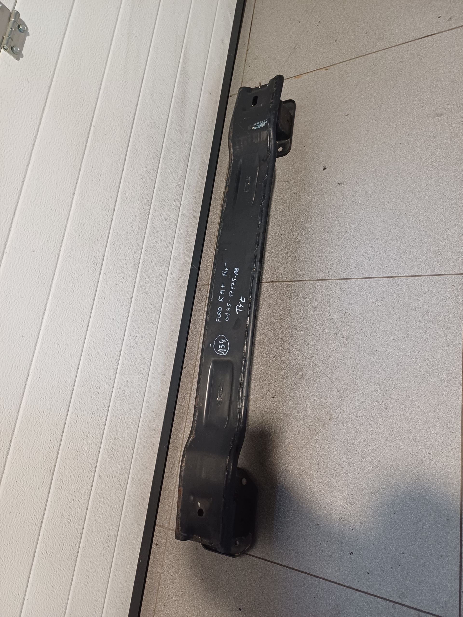 erősítés hátsó hátsó FORD KA+ 16R- G1B5-17775-AB