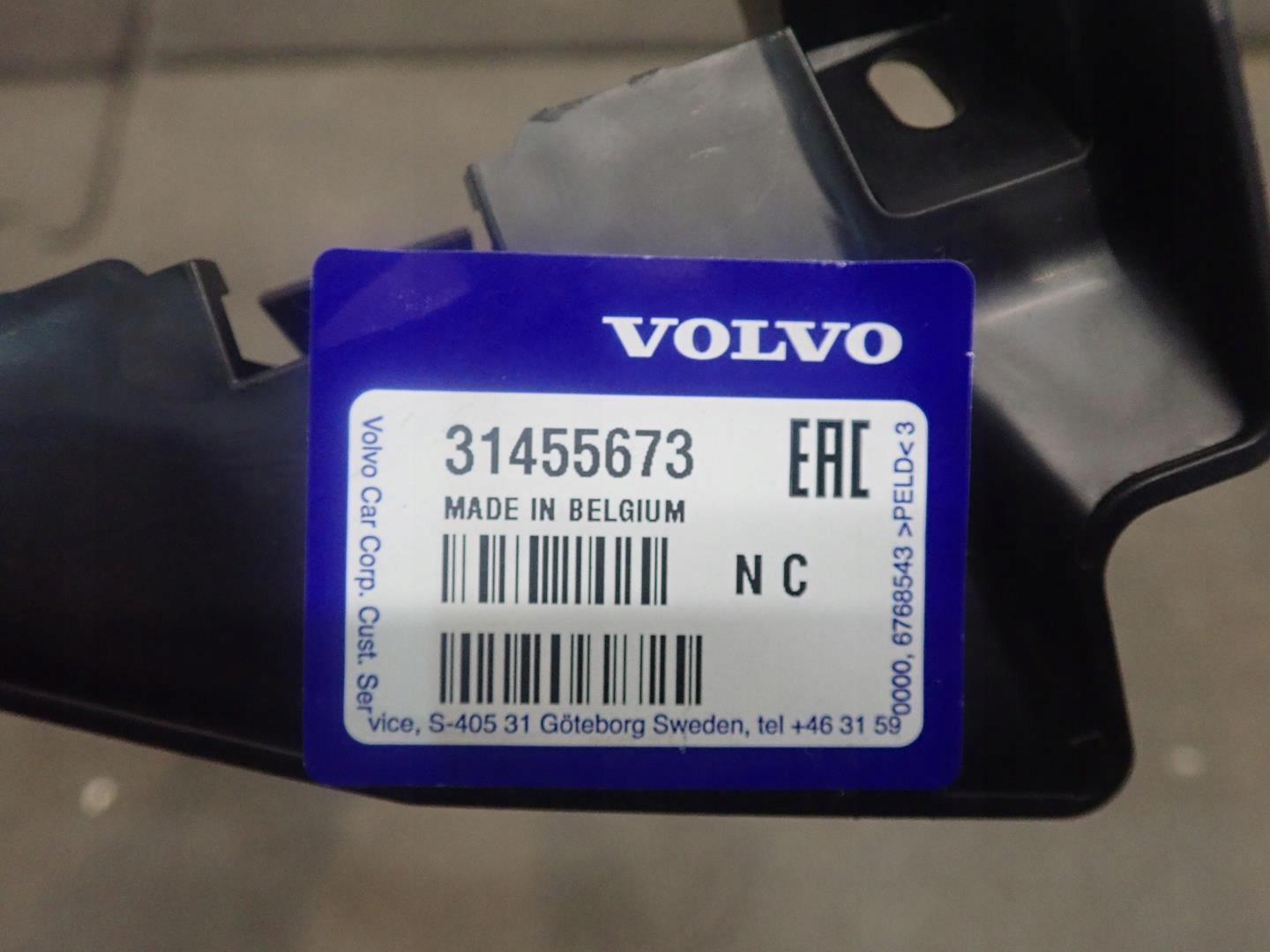 console holder rear part VOLVO V60 II 2018- 31455673