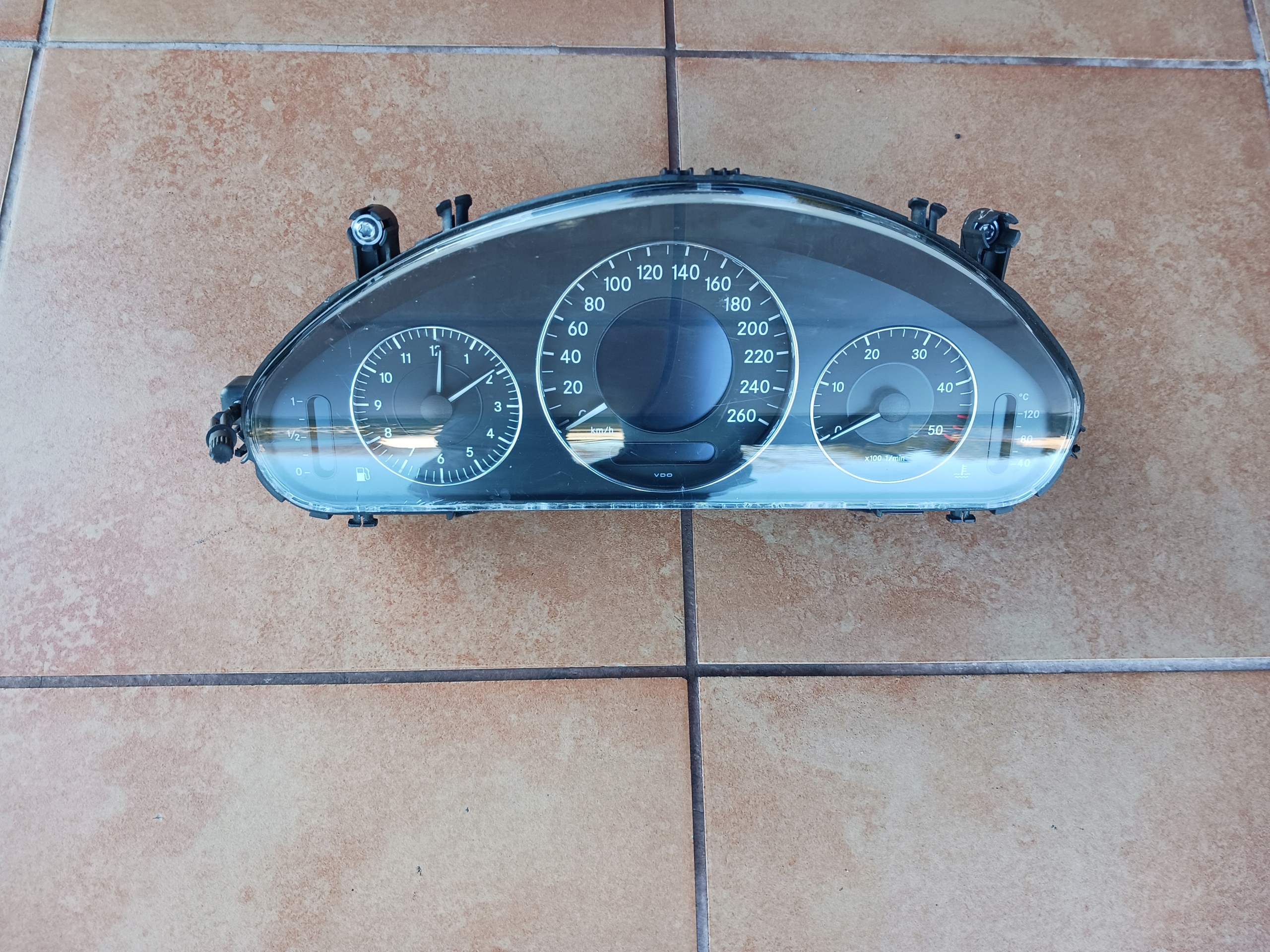 dials MERCEDES W211 CDI A2115400411