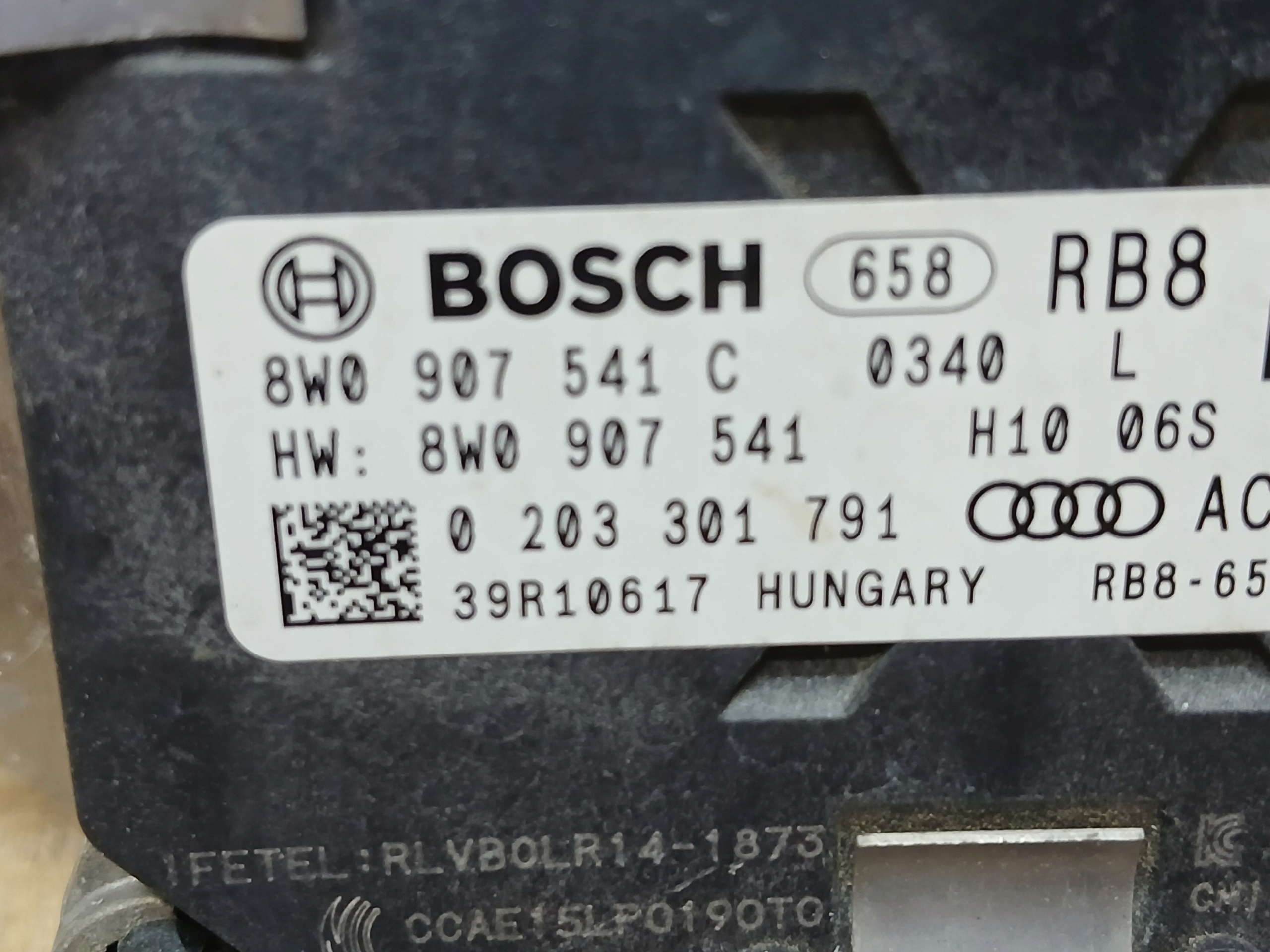 grille RADAR AUDI A4 B9 8W 16- 8W0907514C