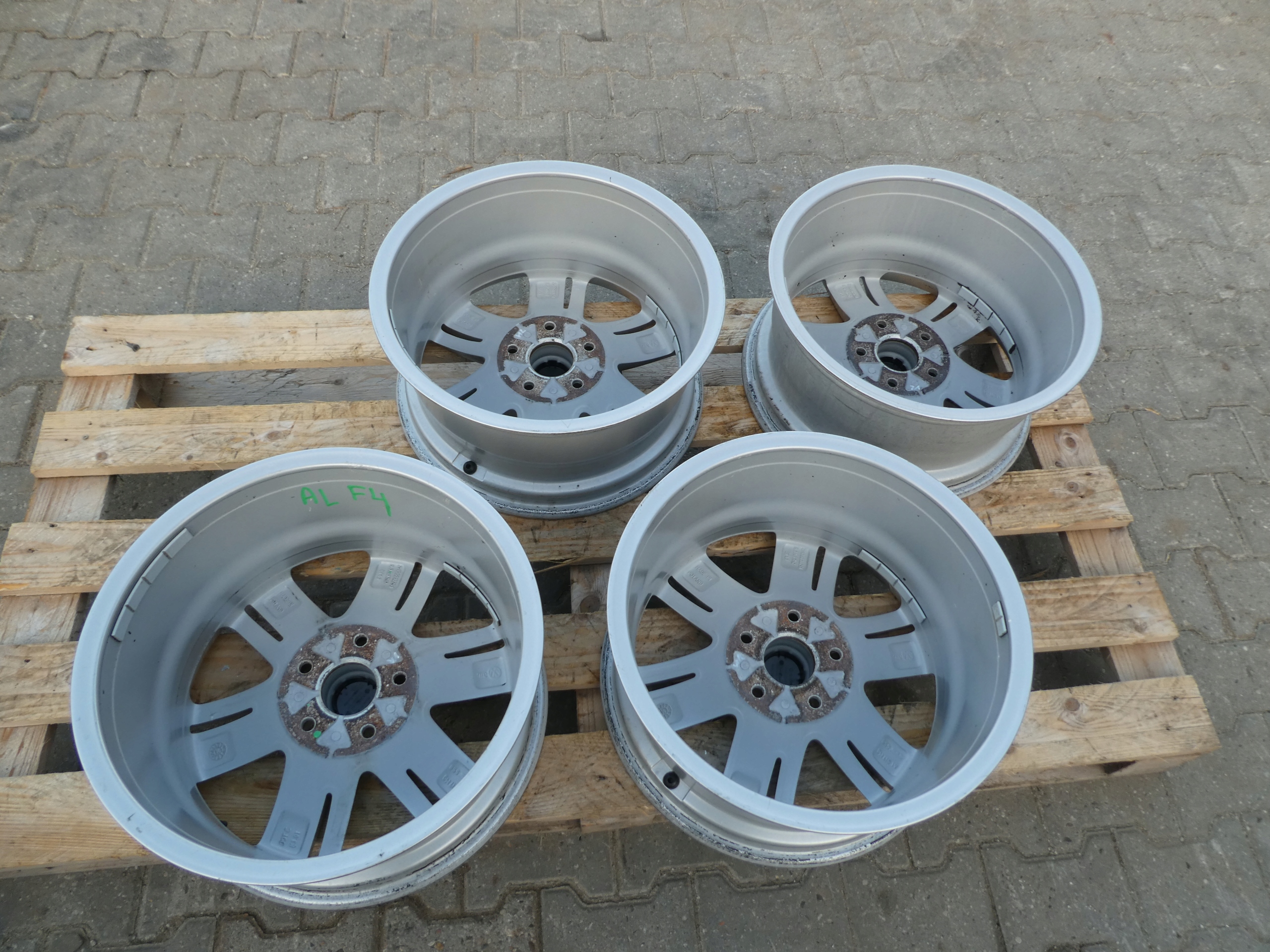 4X ALU discs VW AMAROK 17 2H0601025J