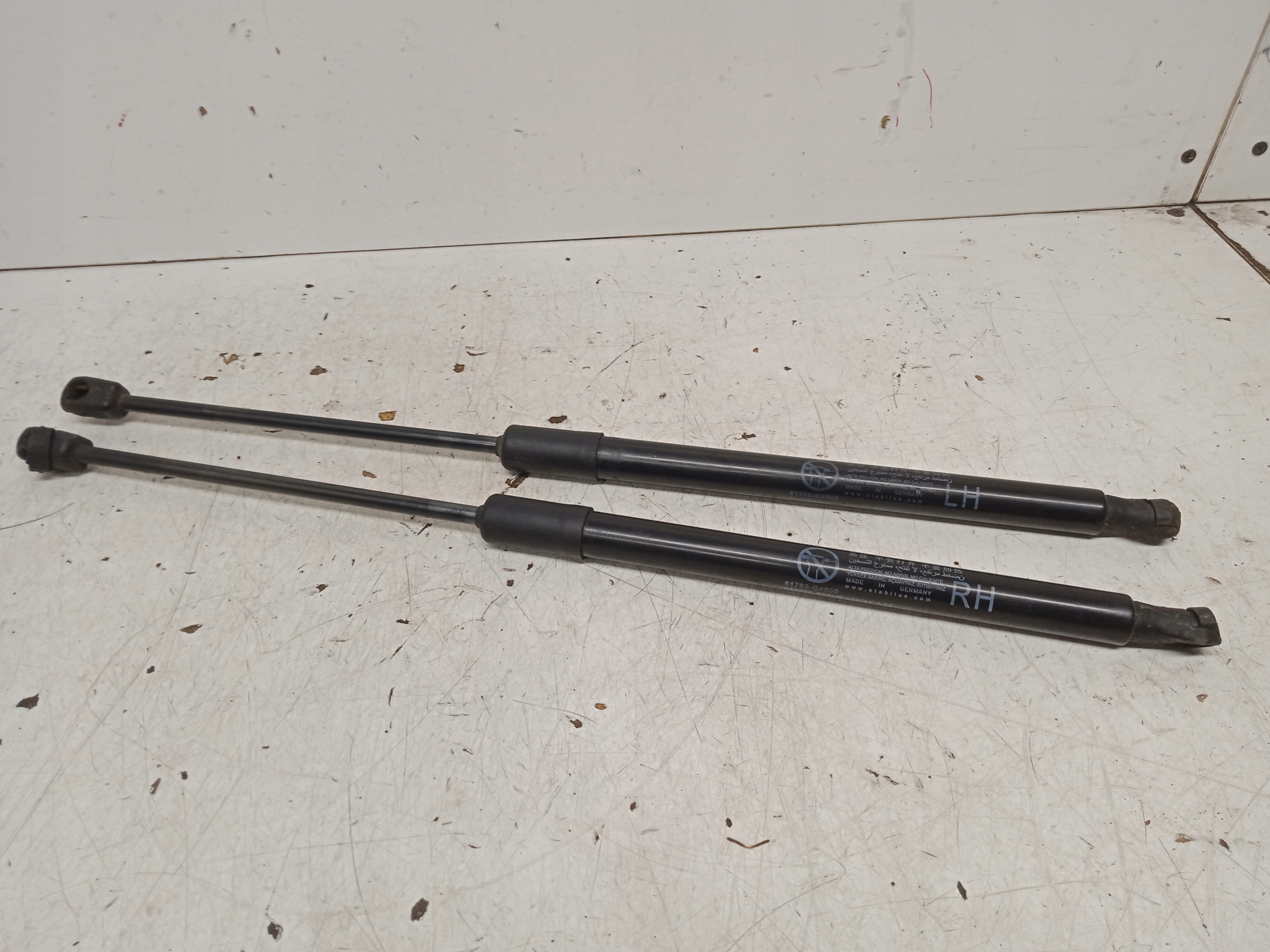 HYUNDAI I30 III HB damper telescope bonnet boot 2017