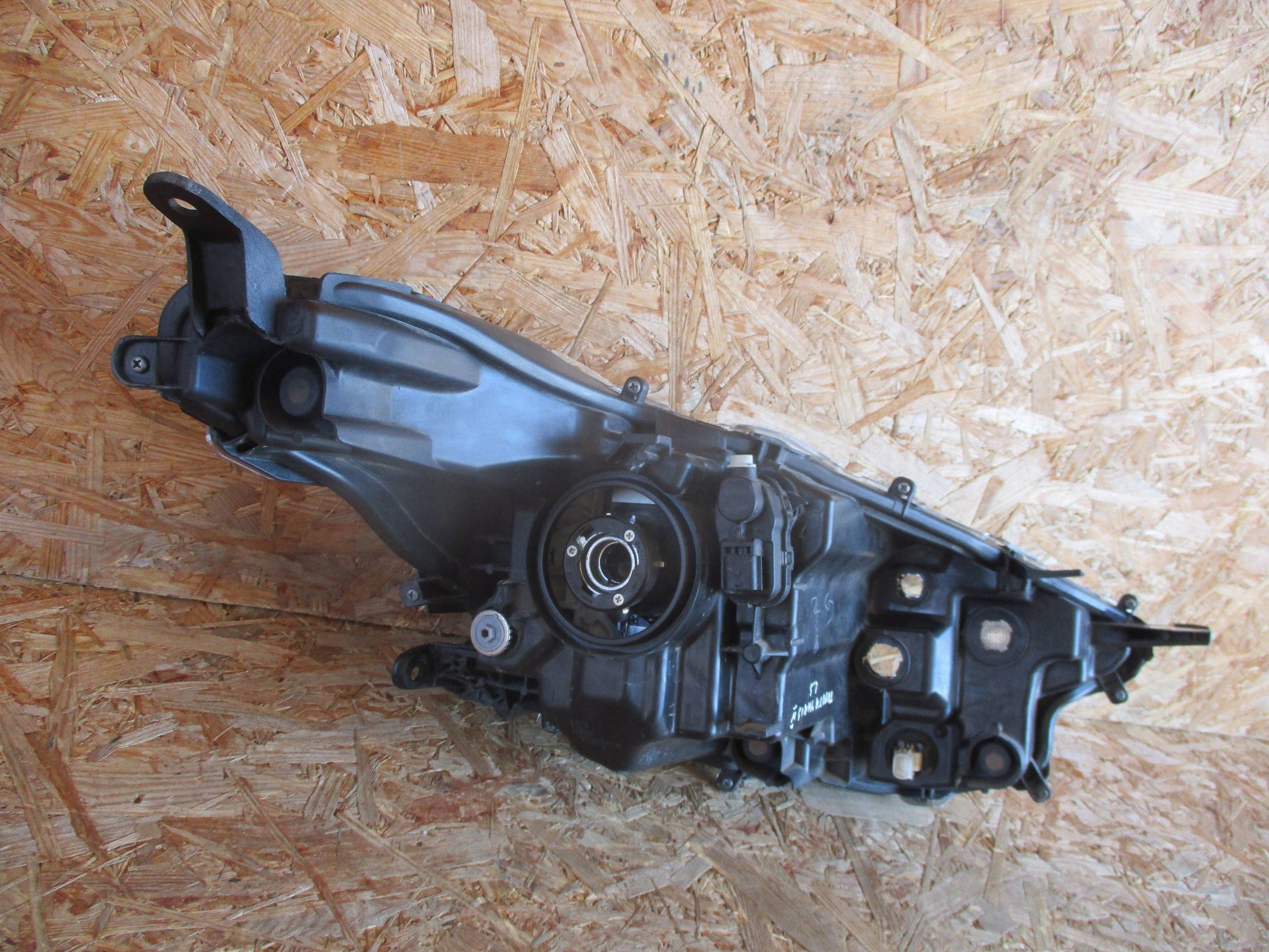 light front front left TOYOTA YASRIS IV lens