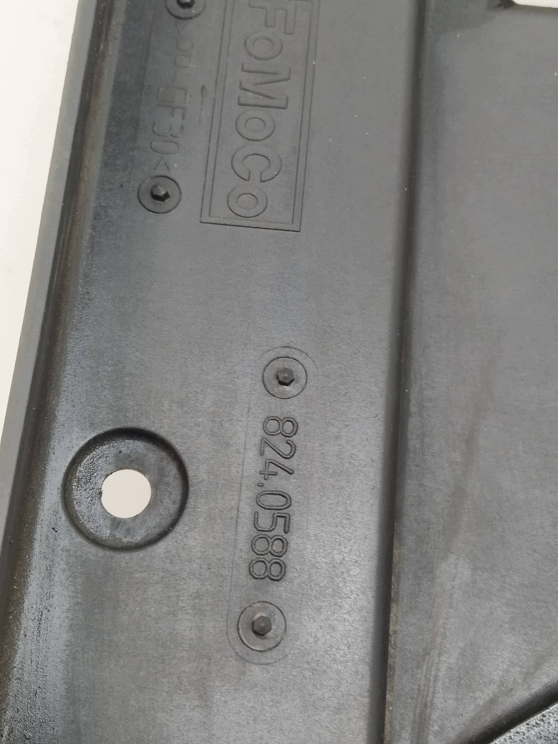 ventilátor chladiče 1.6 TDCI 8V618C607EB Ford Focus Mk3 (2010-2019)
