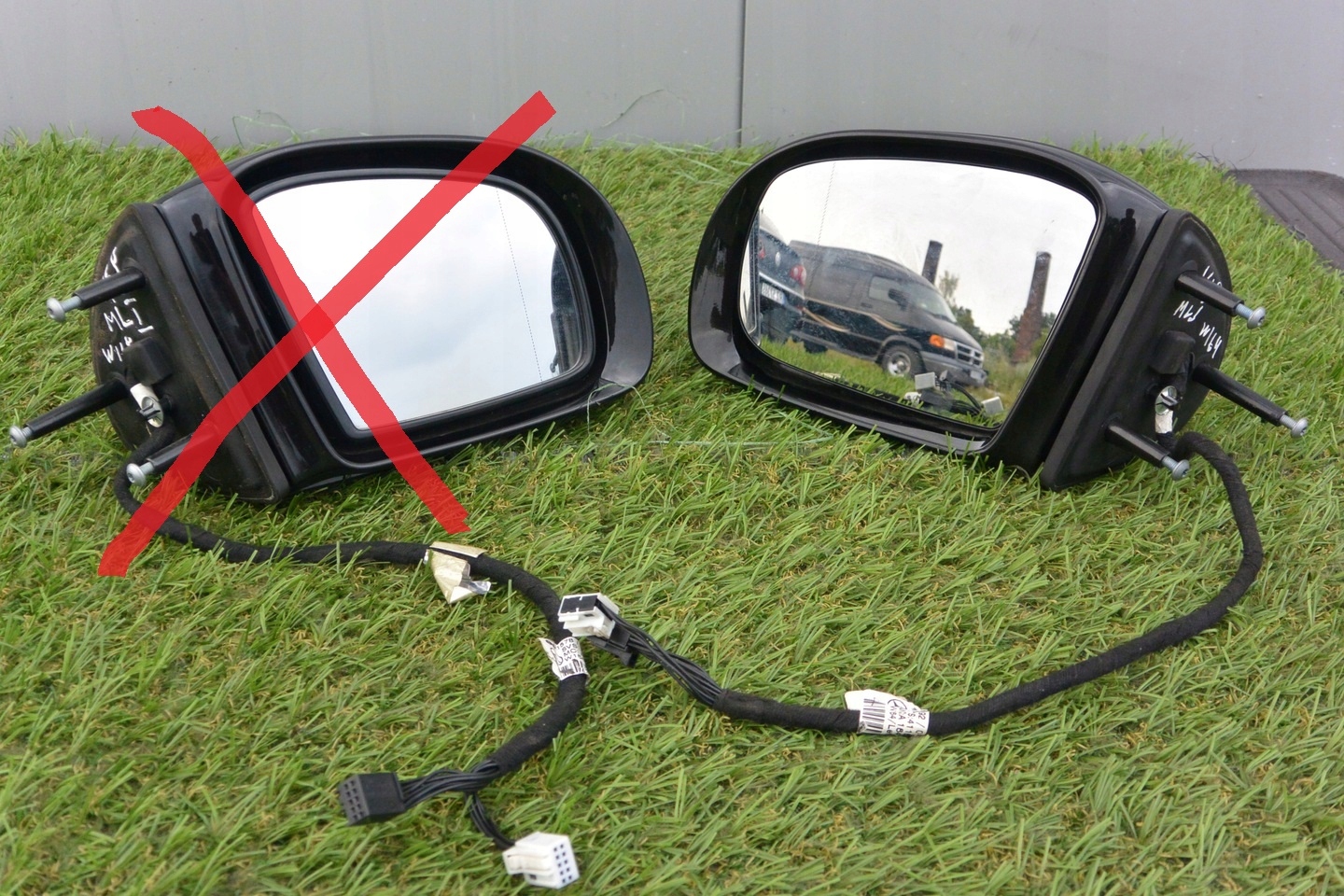 LUSTERKO ZEWNĘTRZN LEWE ML W164 C197 MERCEDES 14P