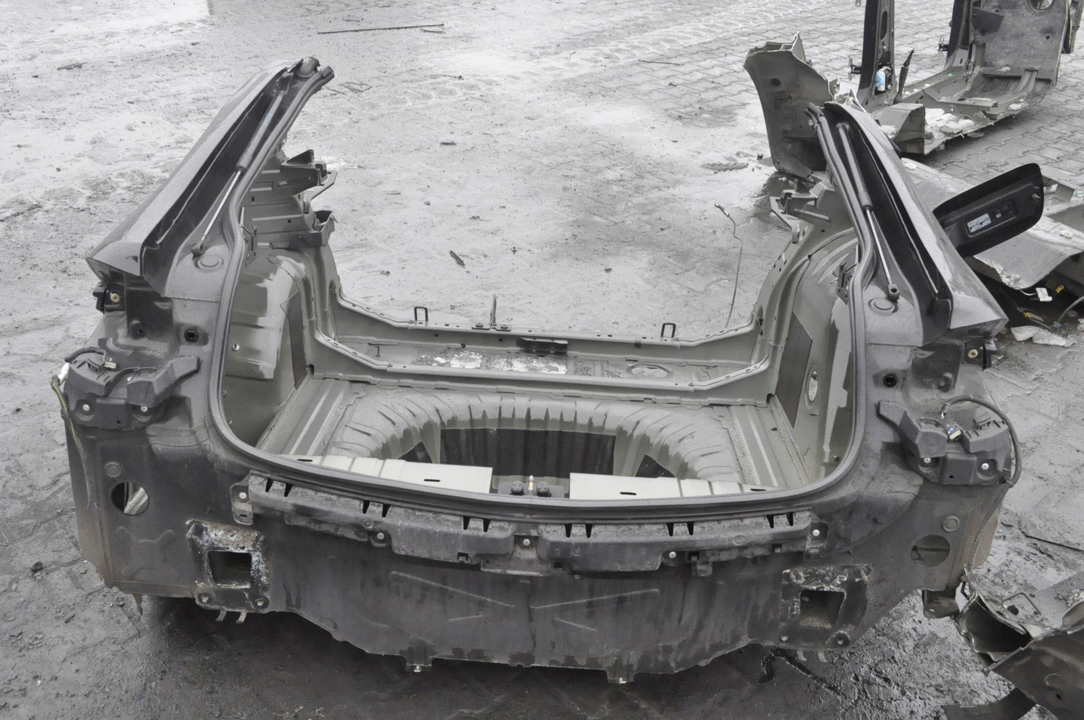 INSIGNIA II B ПОЯС ЗЗАДУ ЗАДНЯ ВАННА ЧВЕРТЬ ДУПУ