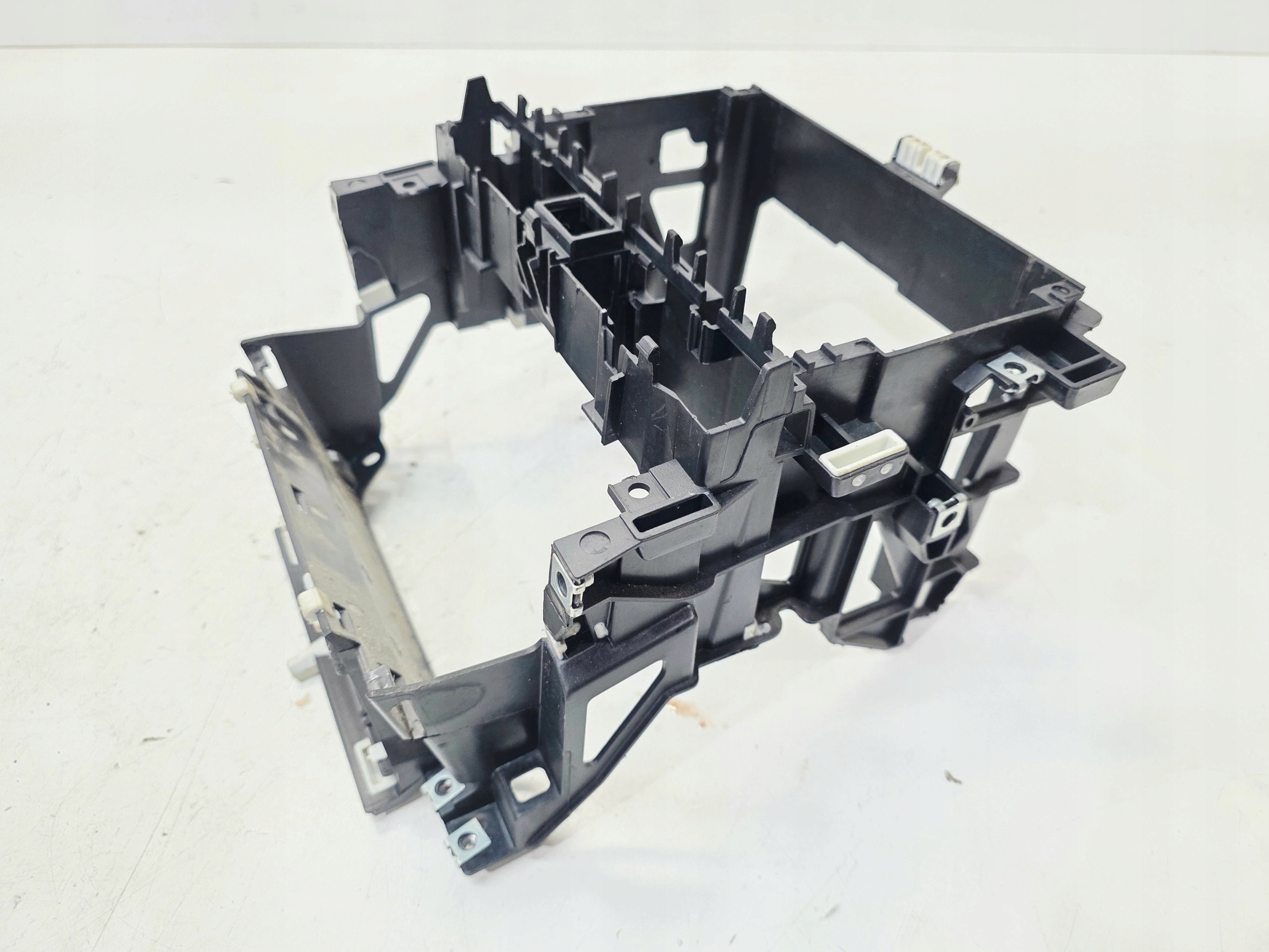 Korb 2 DIN AUDI A3 8P LIFT Original 8P0858005D