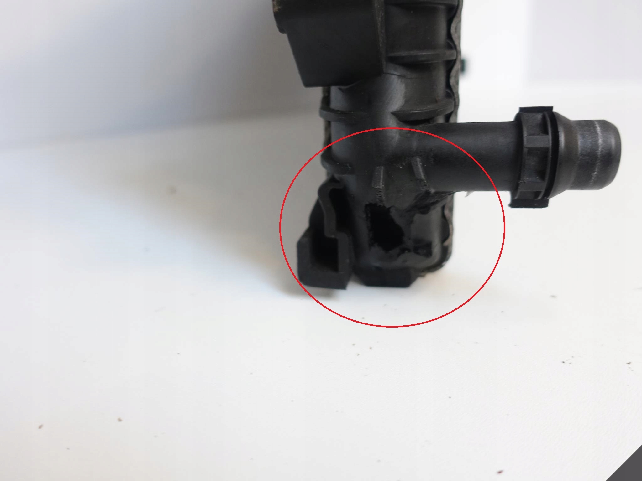 AUDI Q5 8R0 3.0 TDI water cooler damaged