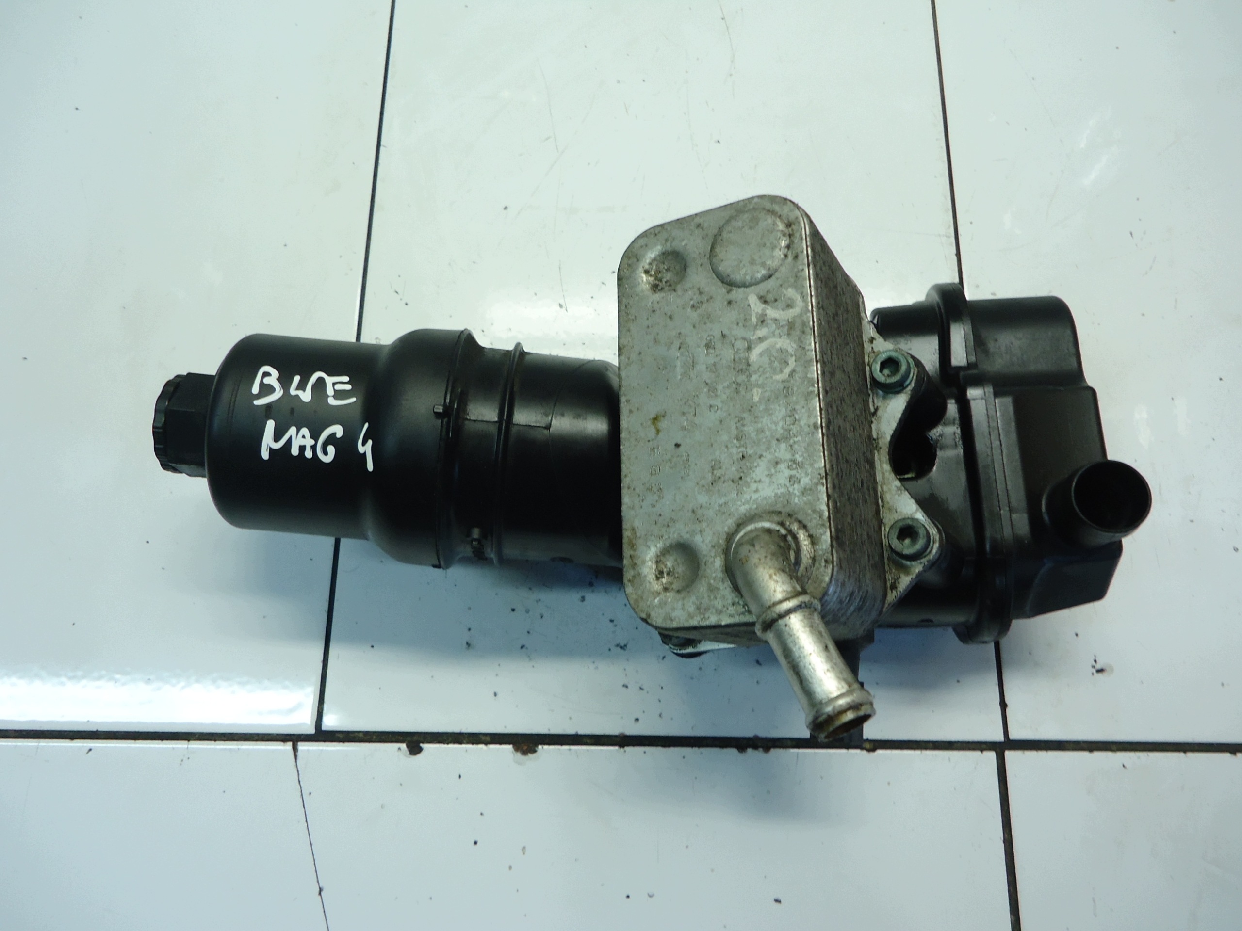 AUDI A4 B7 2.0TFSI BWE držač uljnog filtera 06F115397F