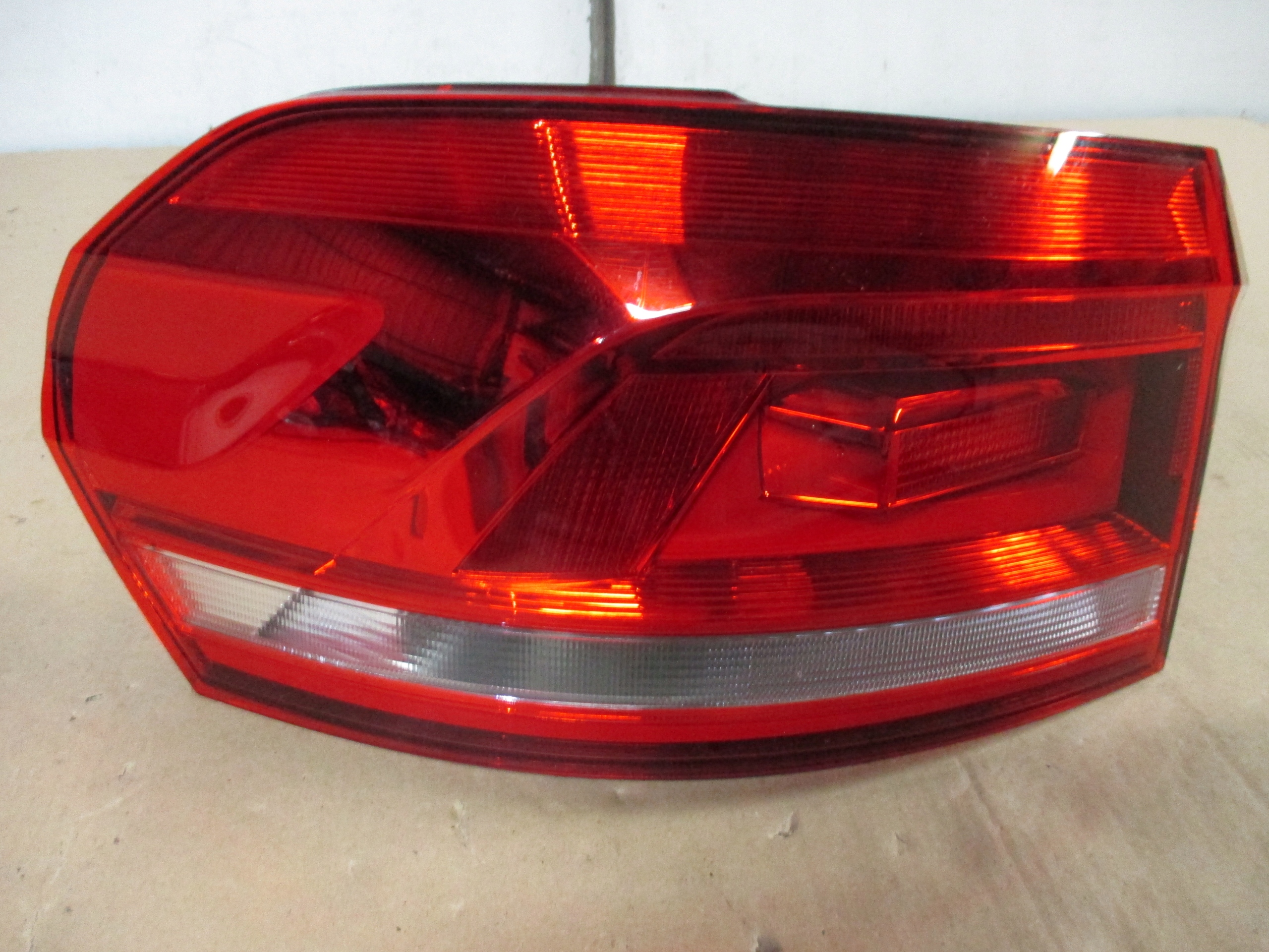 light left rear part rear VW VW TOURAN 2015r- 5TA