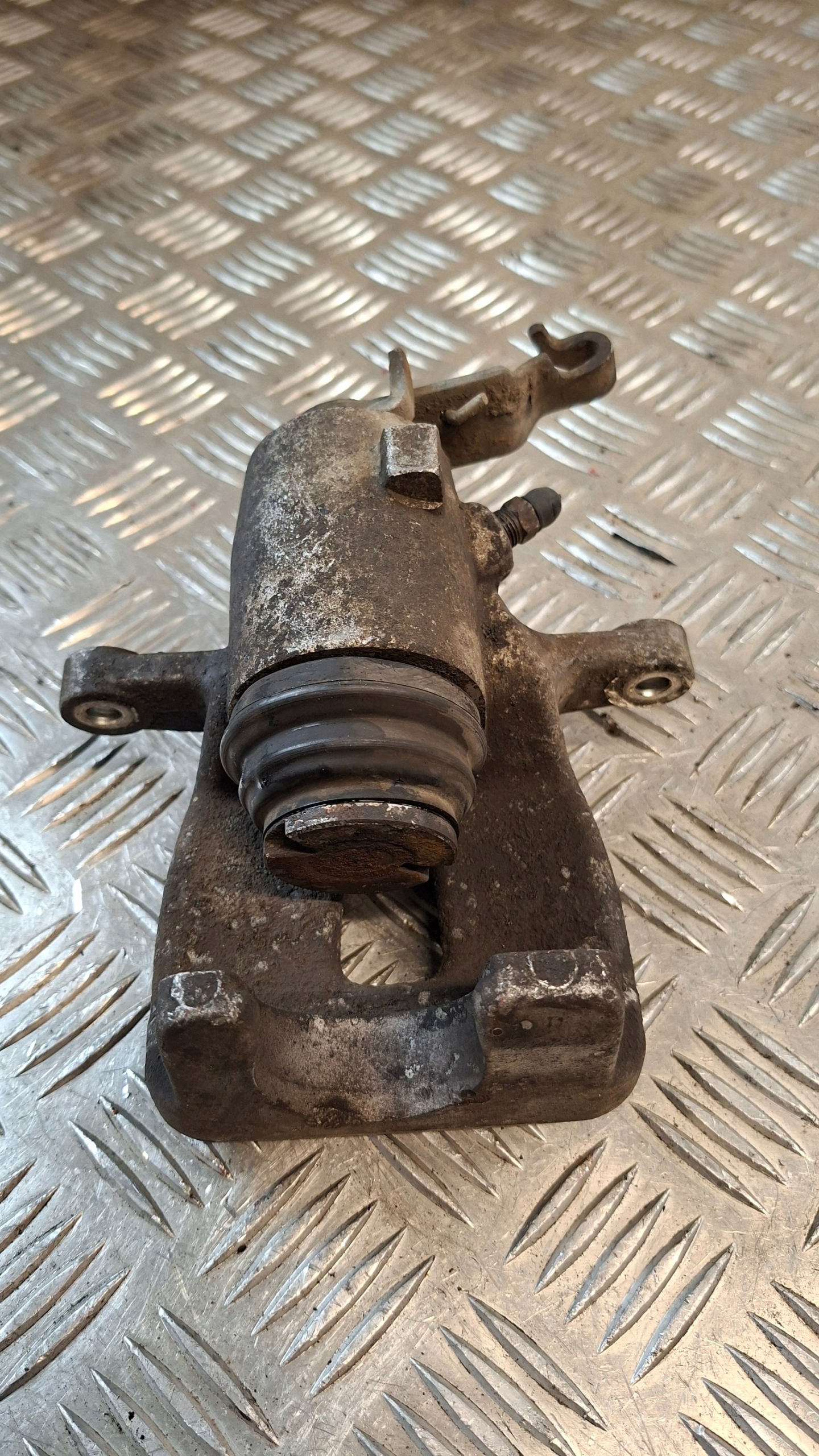 caliper brake right rear part VW TOURAN 2.0TDI