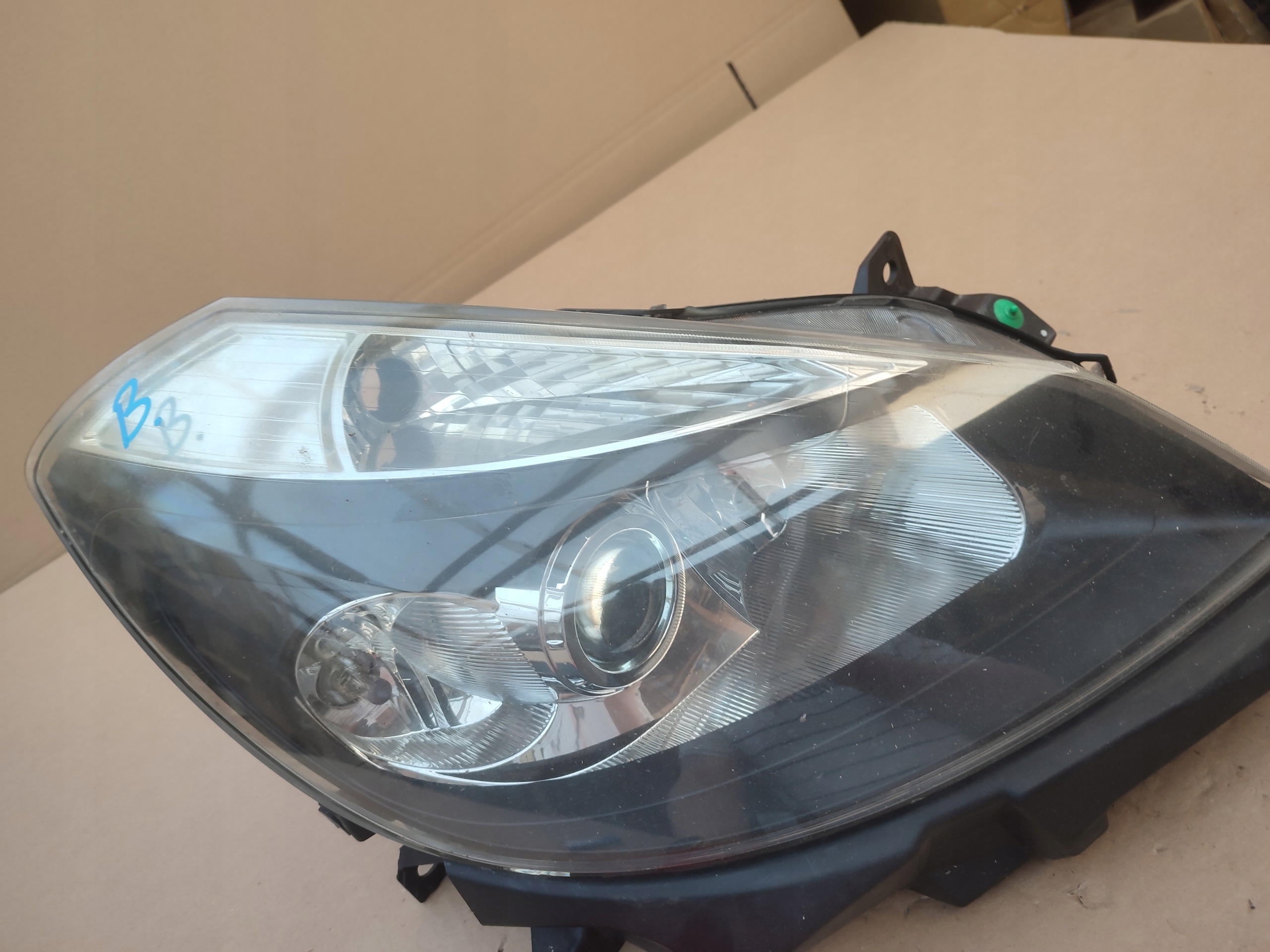 REFLEKTOR right front right lens EU RENAULT CLIO 3 III 05-09 8200261612