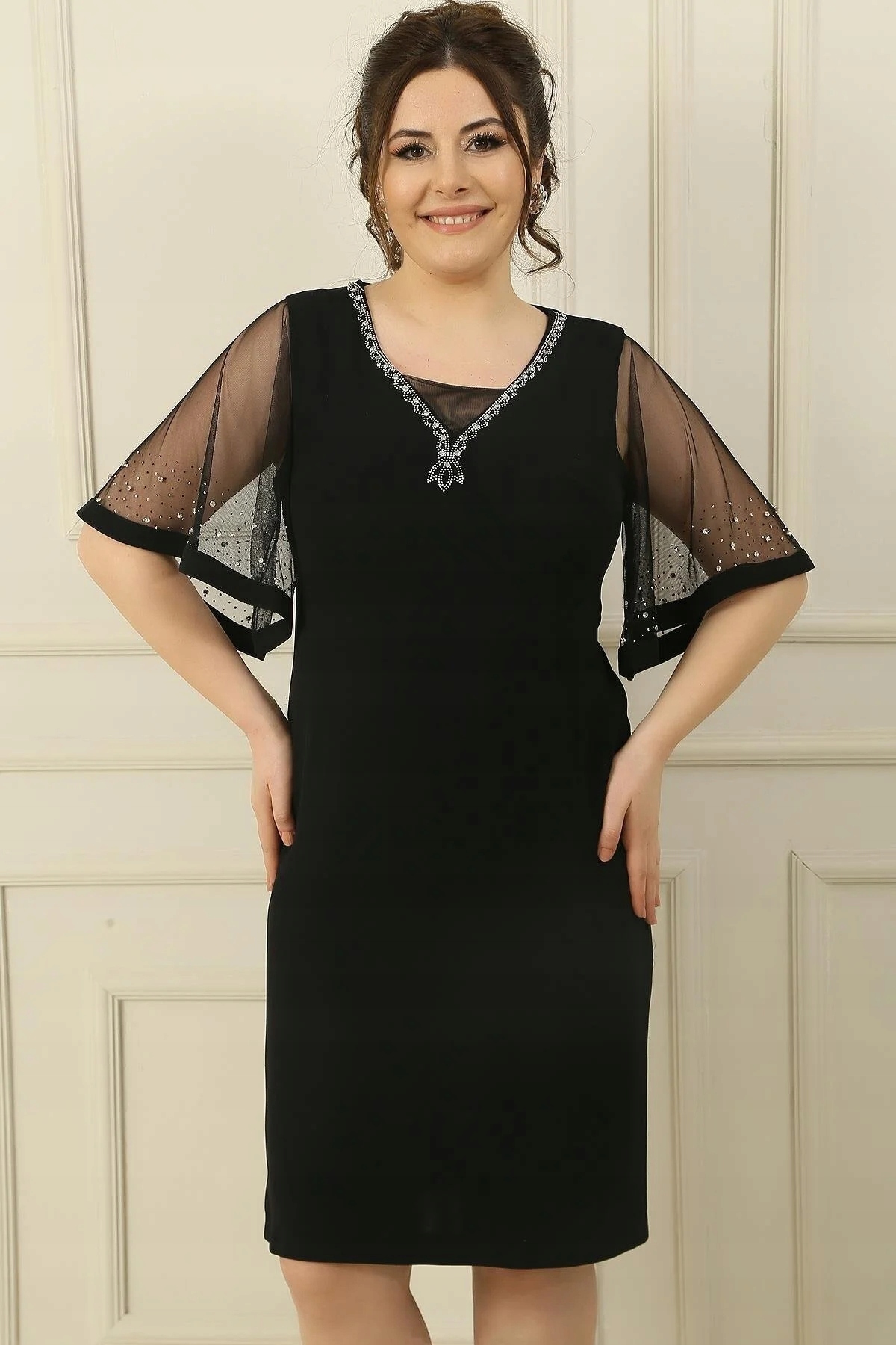 Černé Šaty S Tylovými Rukávy A Flitry 3XL 5GA