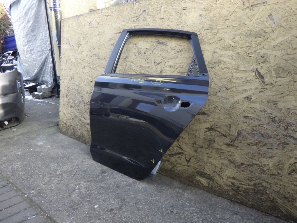 HYUNDAI I30 III 3 FASTBACK 17- door left rear.
