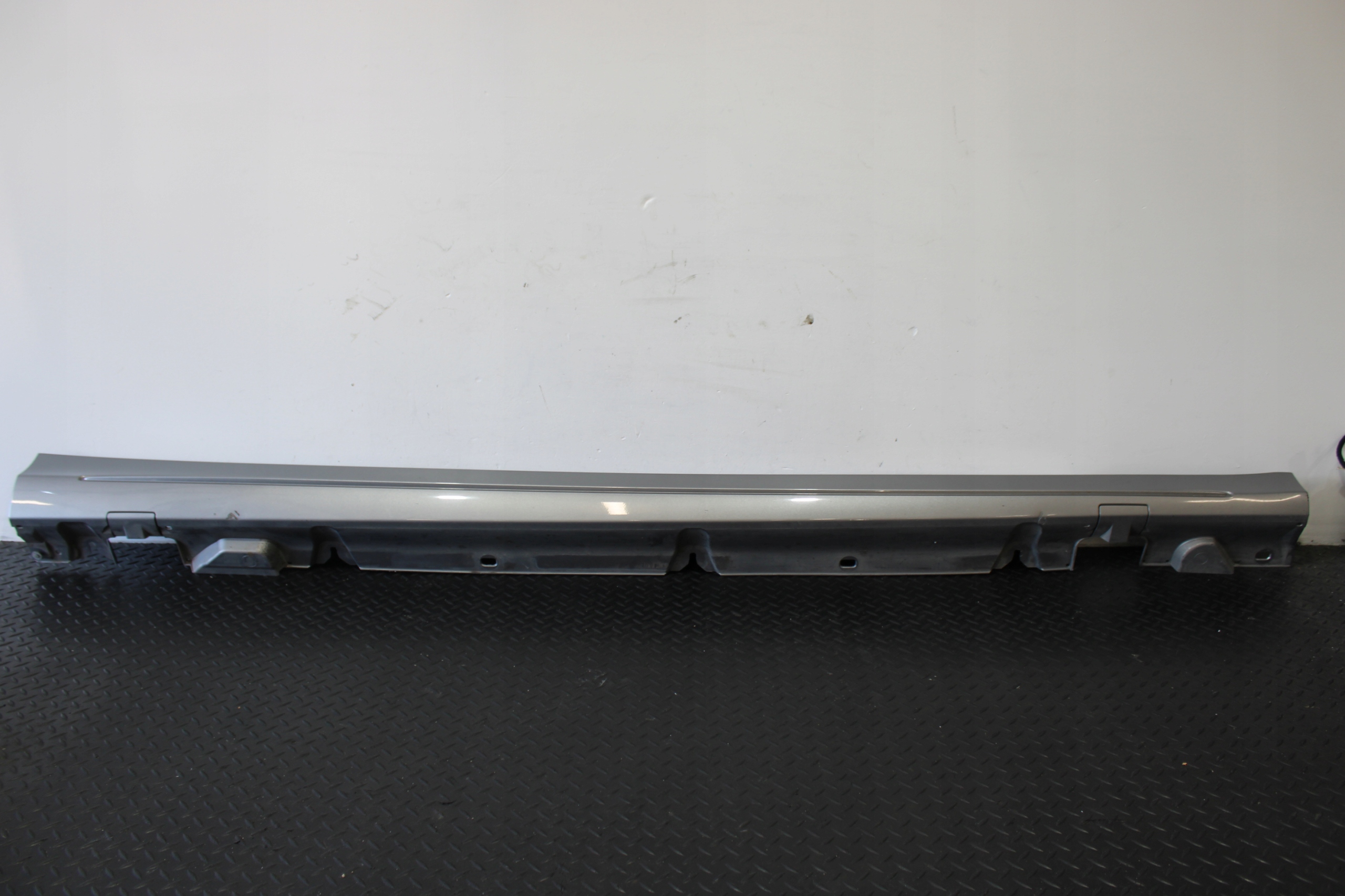 cap threshold threshold right MERCEDES C-KLASA W205 AMG A2056903940