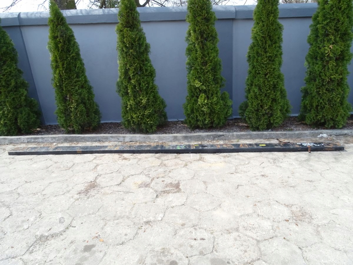 MAN L2000 94 01 RAMA PRAWA BOK 17 5 558x20 5 122