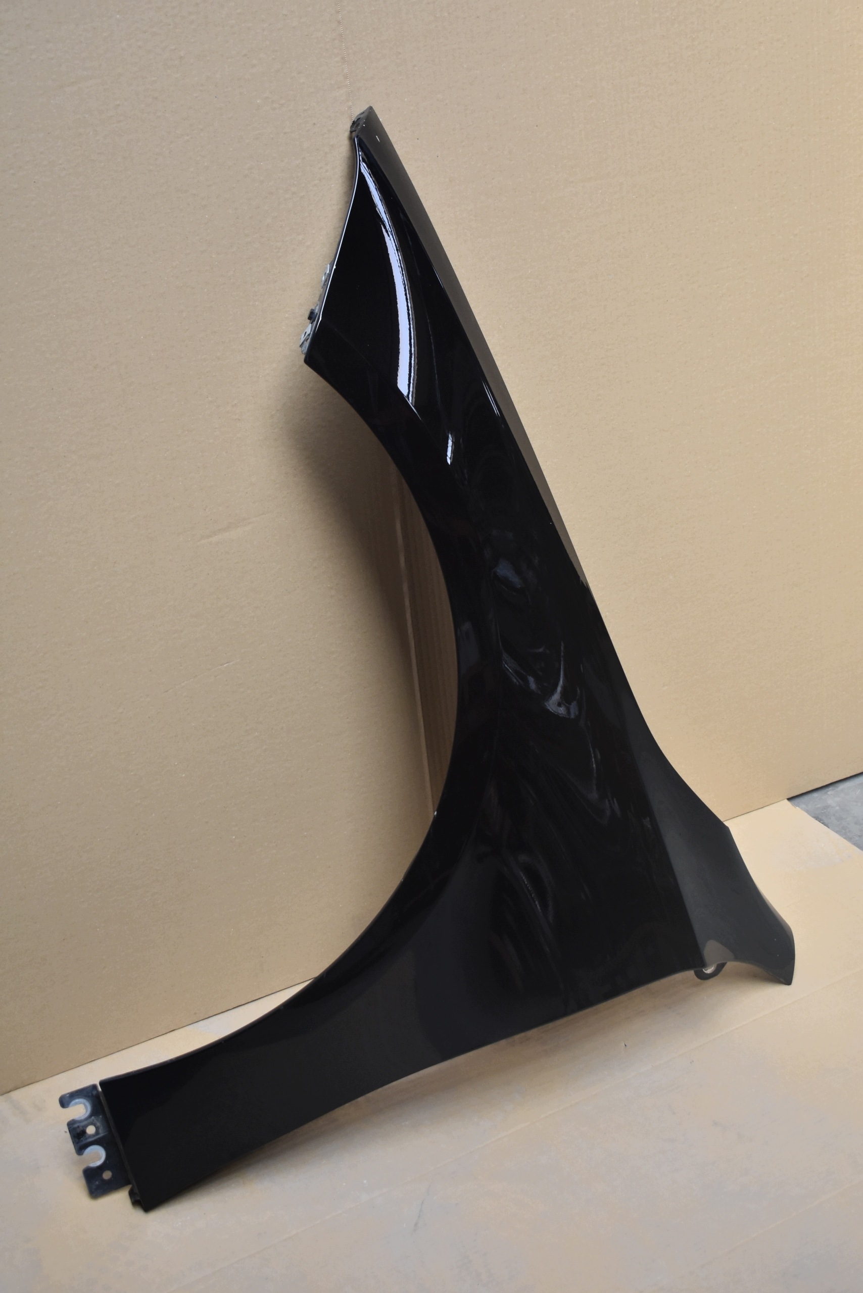 IDEALNY fender front front left colour 696 MERCEDES W177 1