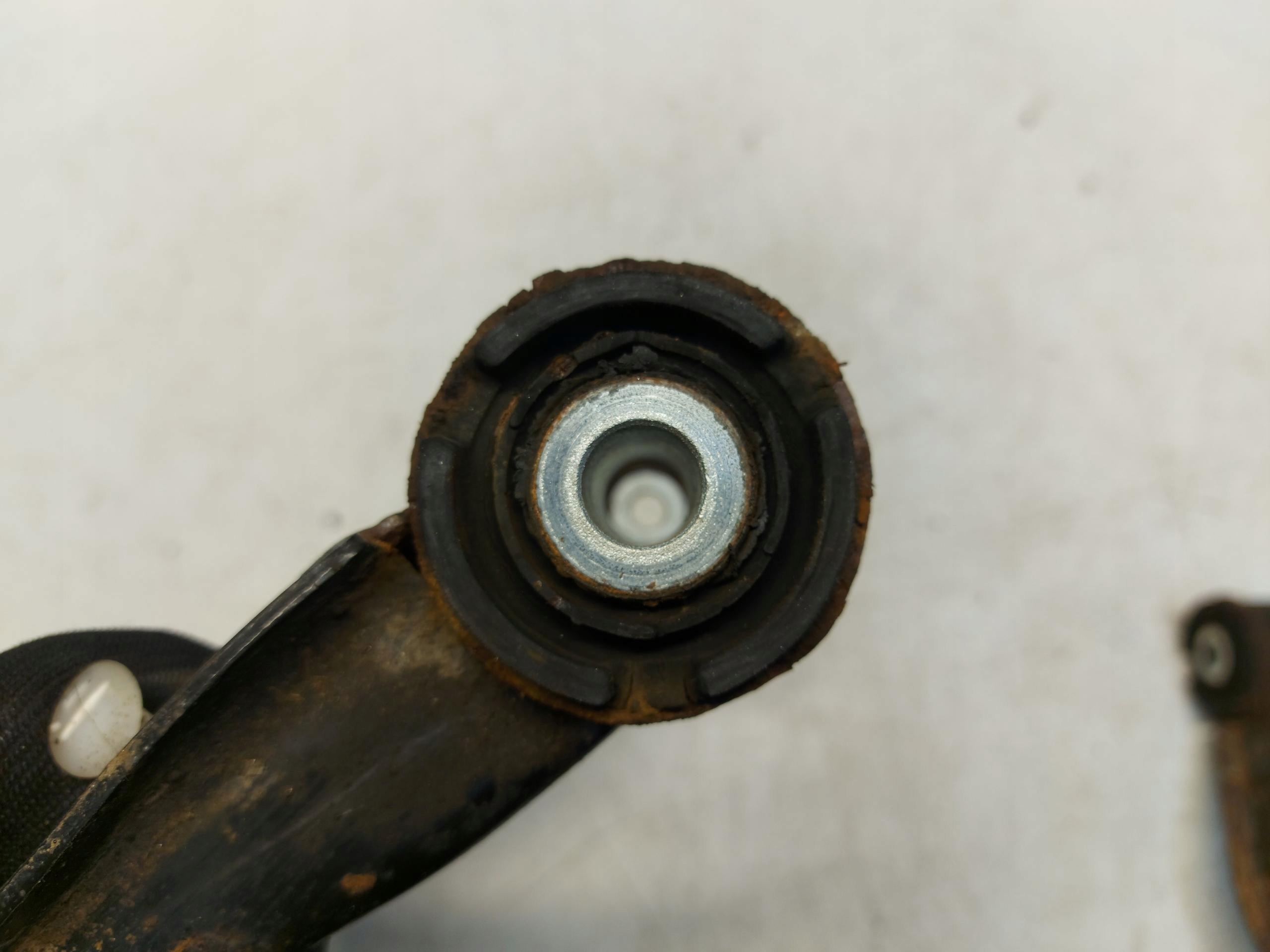 FORD RANGER IV arm left front front upper