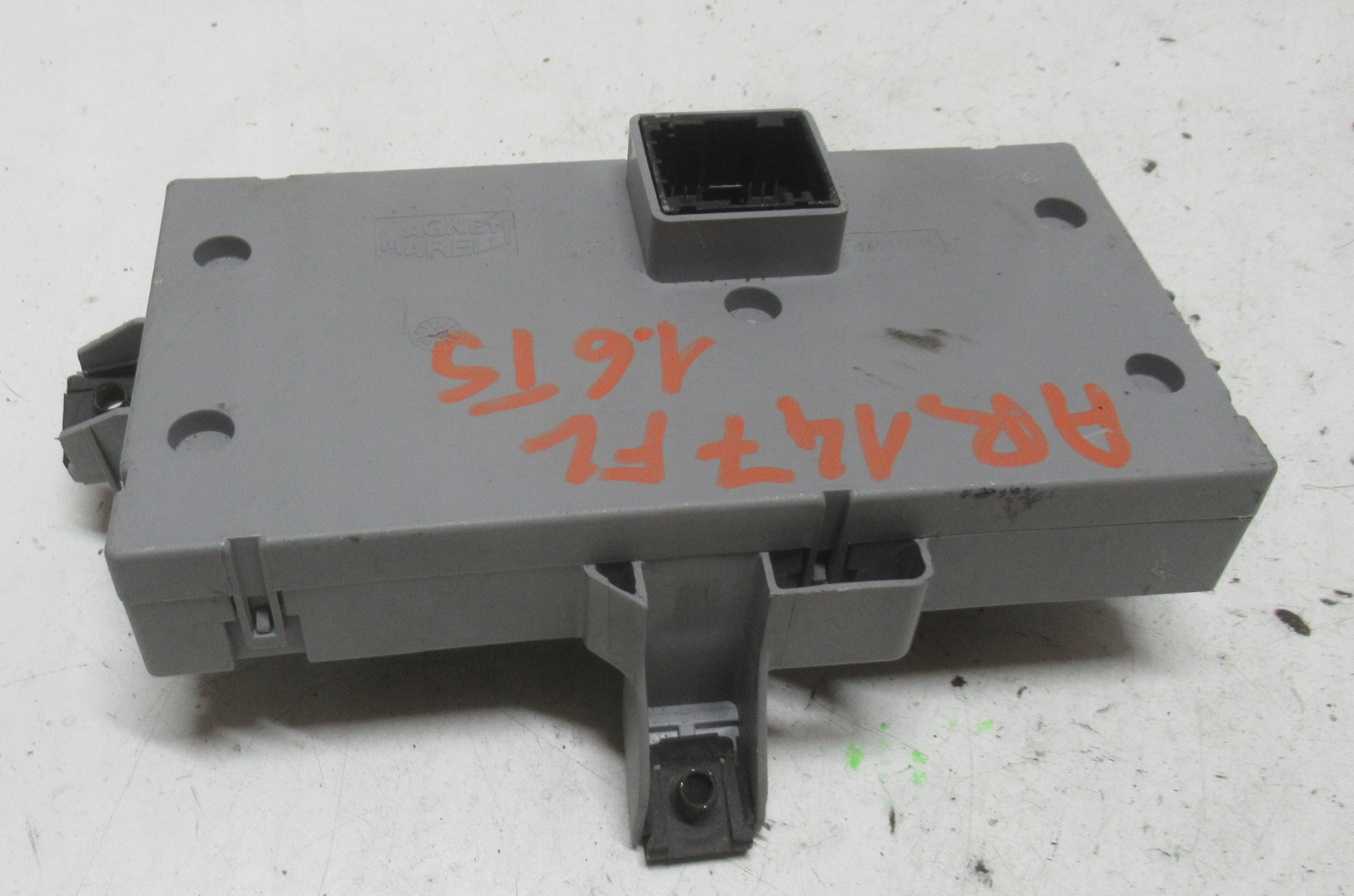 ALFA ROMEO 147 1.6 TS 07R compartment module BSI 50504852