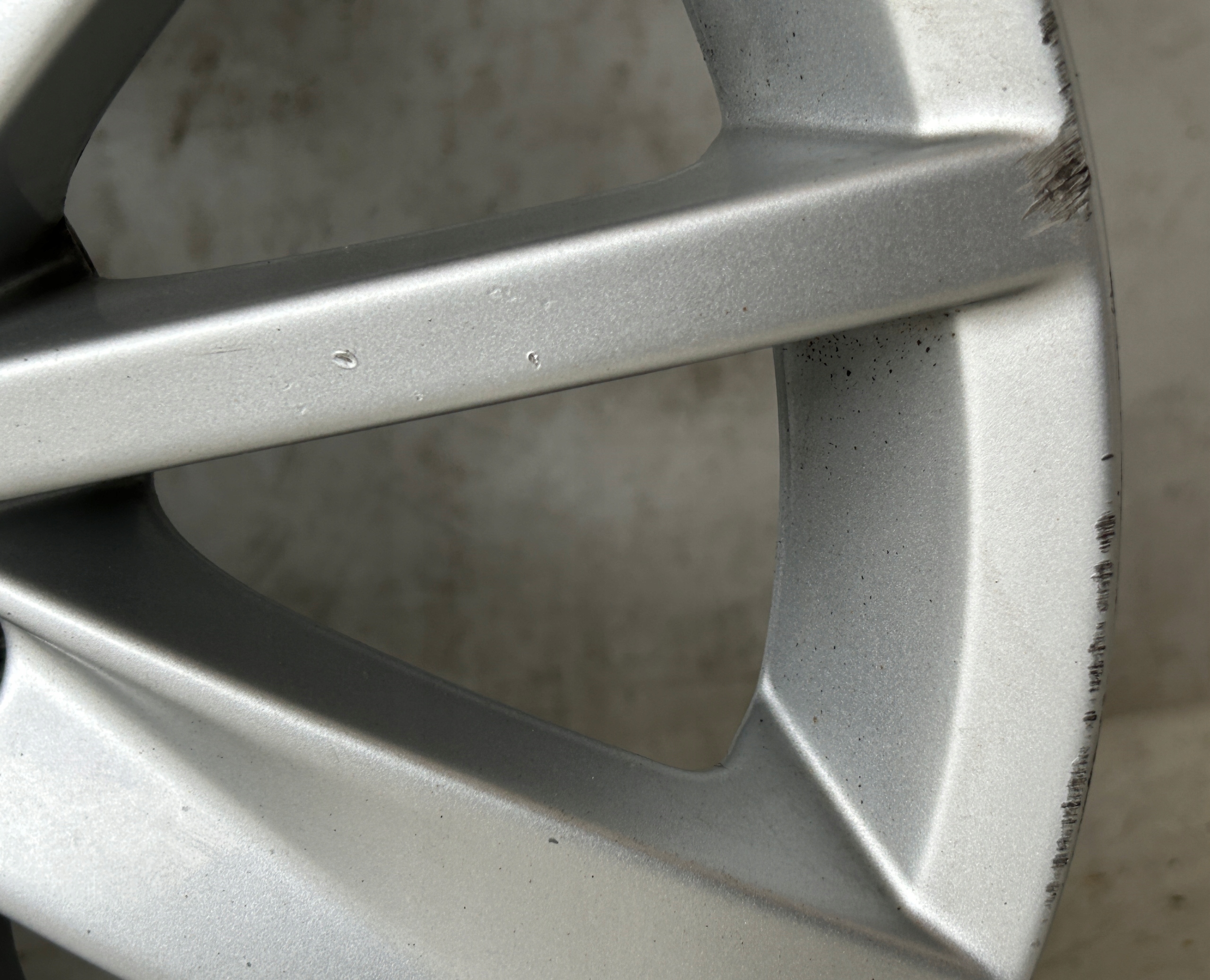 disk 15\ 6J ET40 5X100 VW POLO V 6C 6C0601025