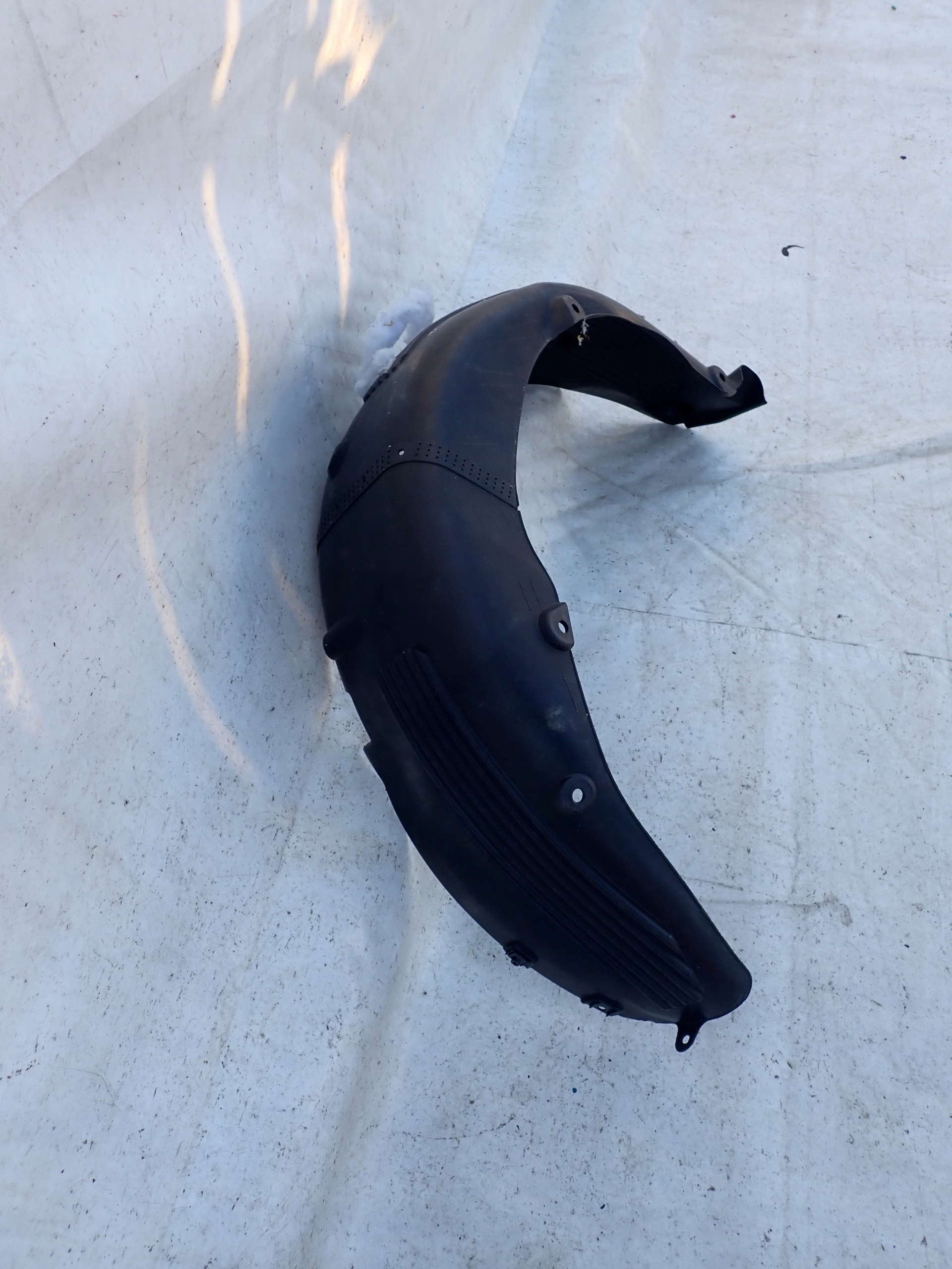 KIA mudguard left rear part rear. 86825-A7000 86823-A7000