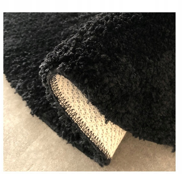 DYWANIK BILA 8POOL puszysty Kolor biały czarny